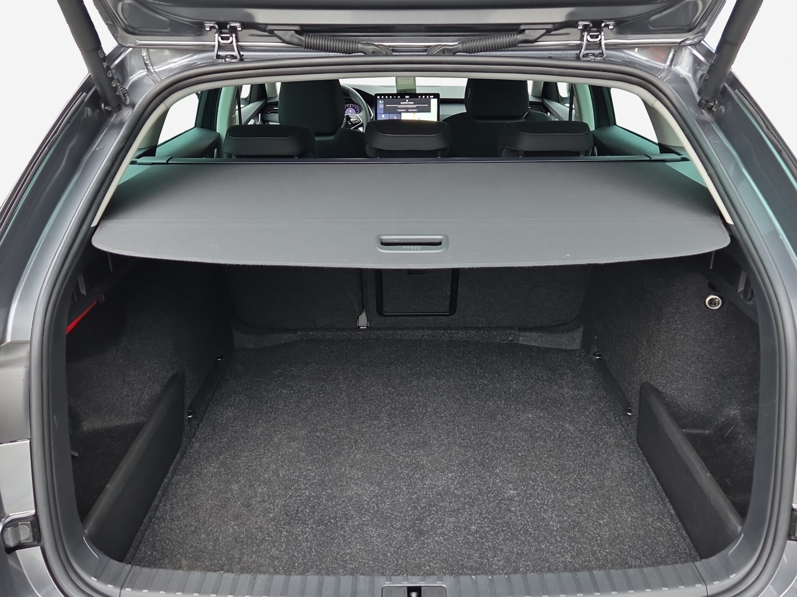 SKODA Octavia Combi 2.0 TDI DSG Selection-image-12