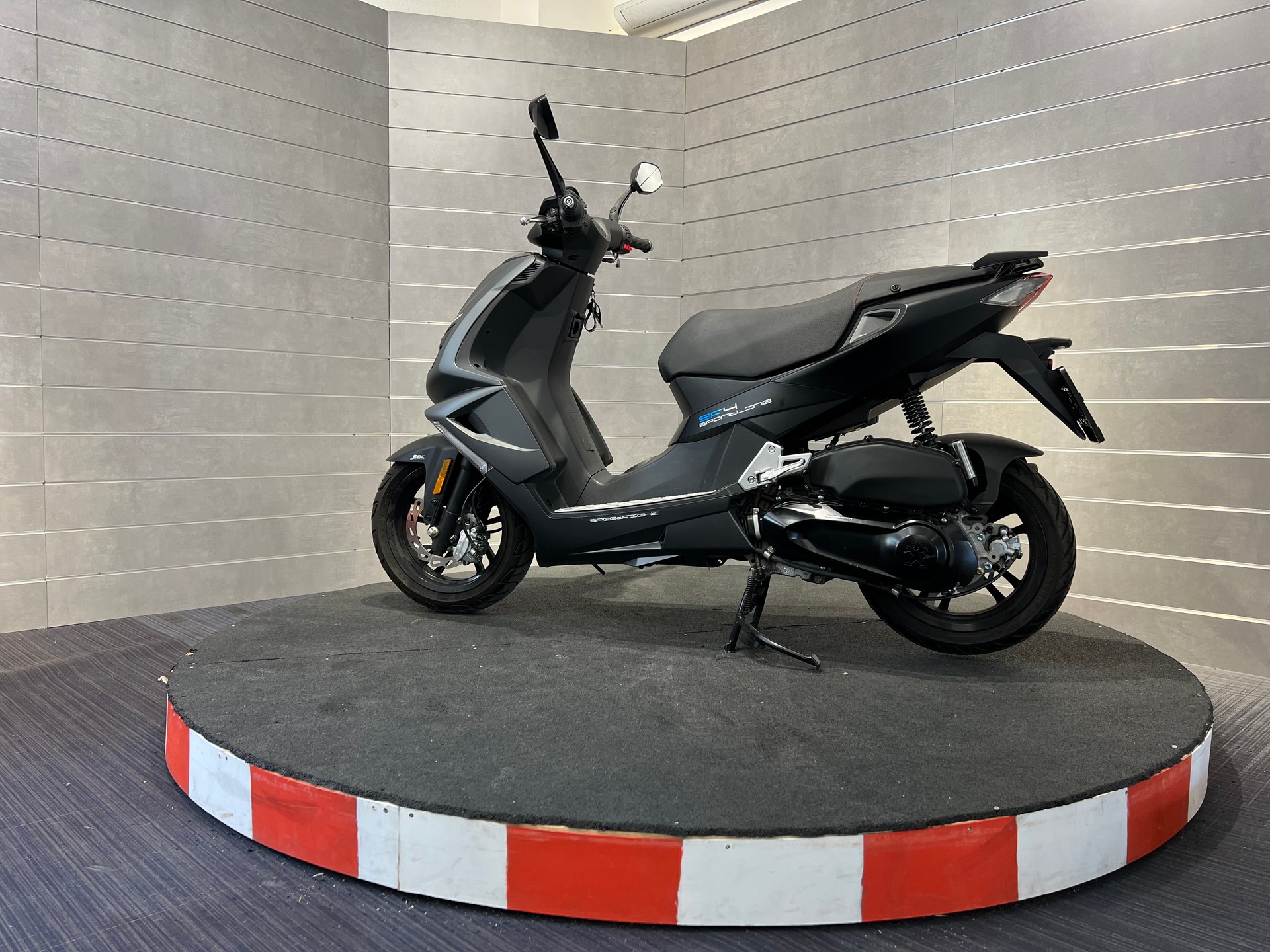 PEUGEOT 4-showroom-element-2