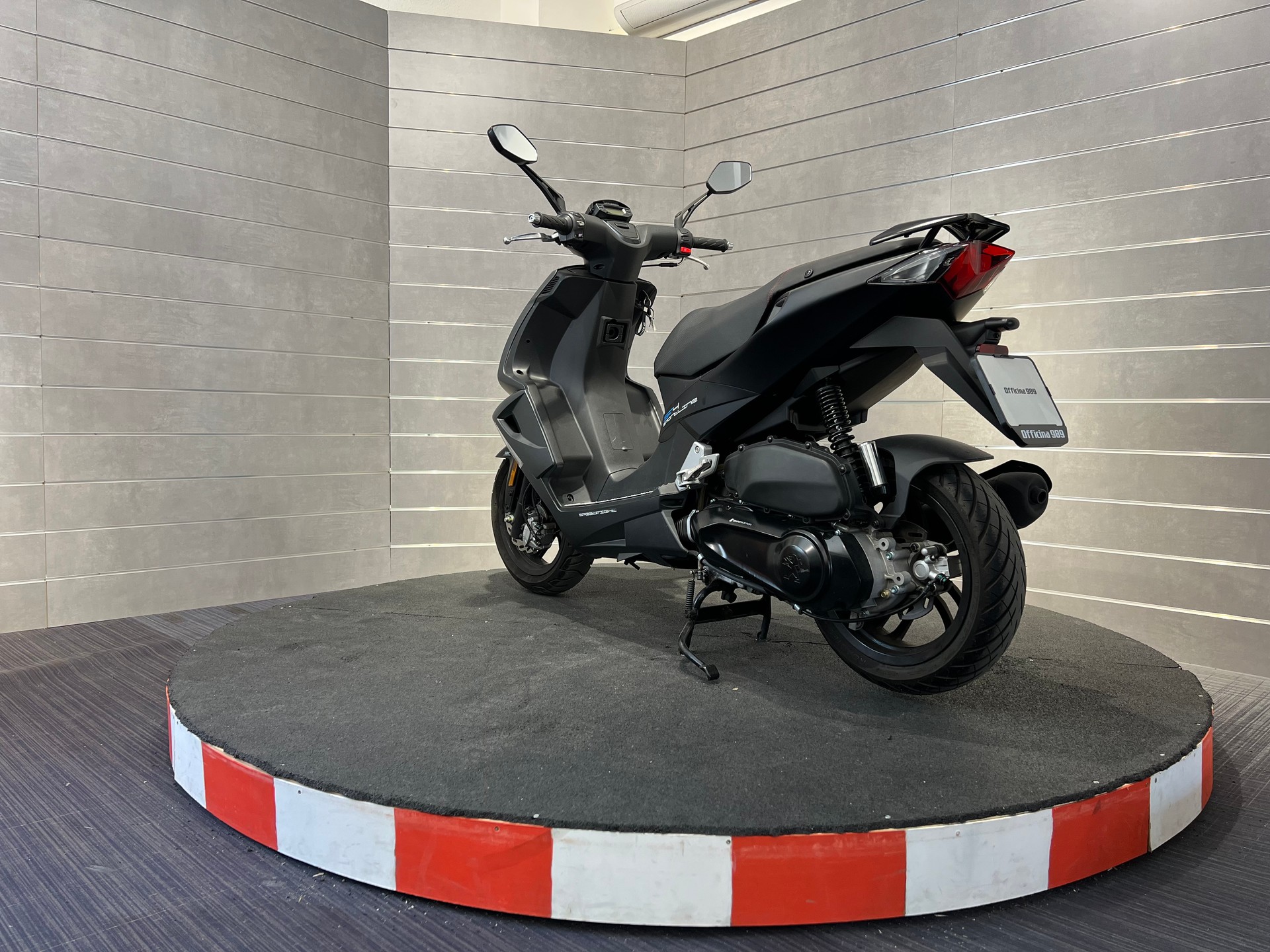 PEUGEOT 4-showroom-element-3