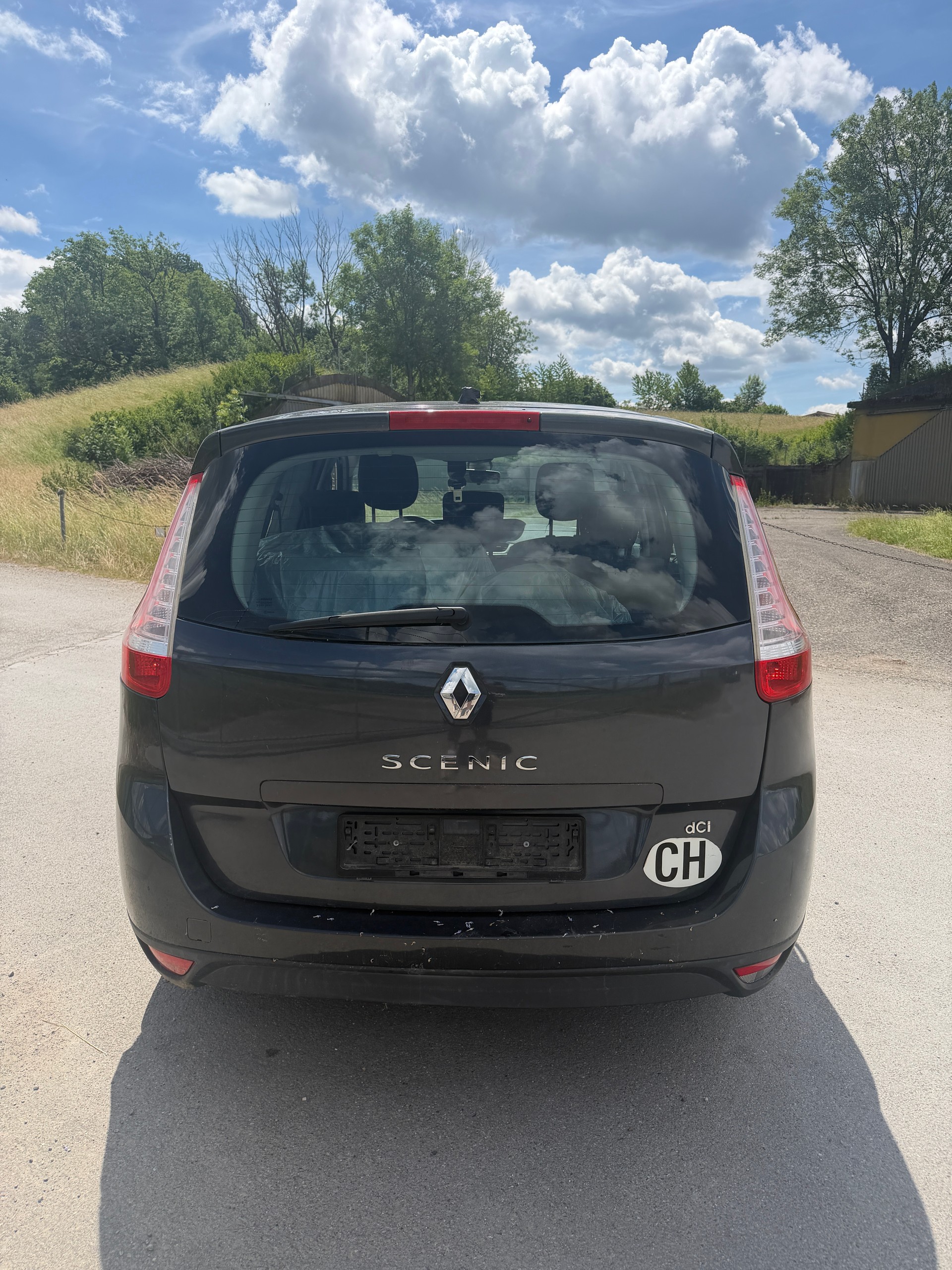 RENAULT Grand Scénic 1.9 dCi Dynamique-image-5