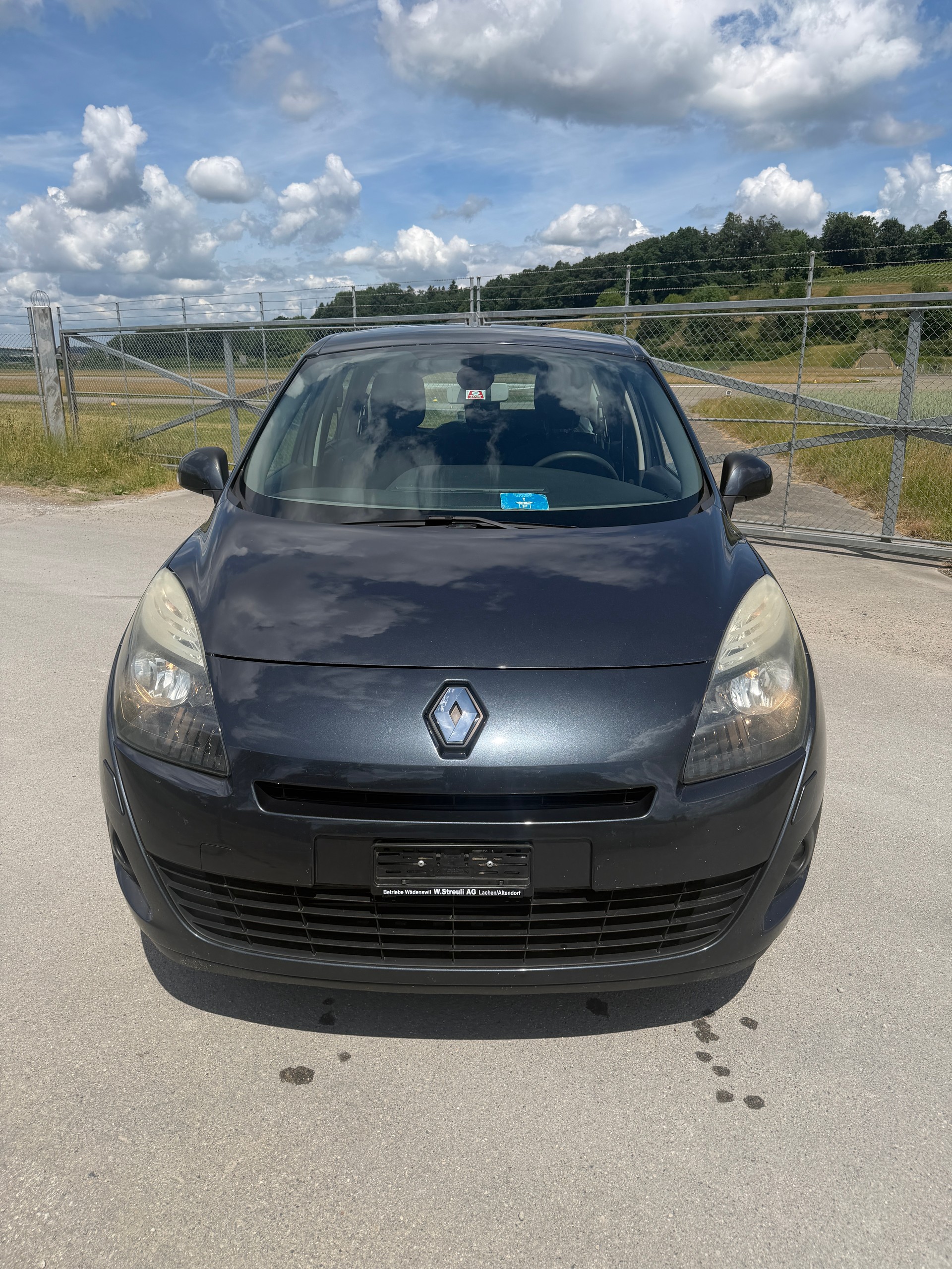 RENAULT Grand Scénic 1.9 dCi Dynamique-image-1