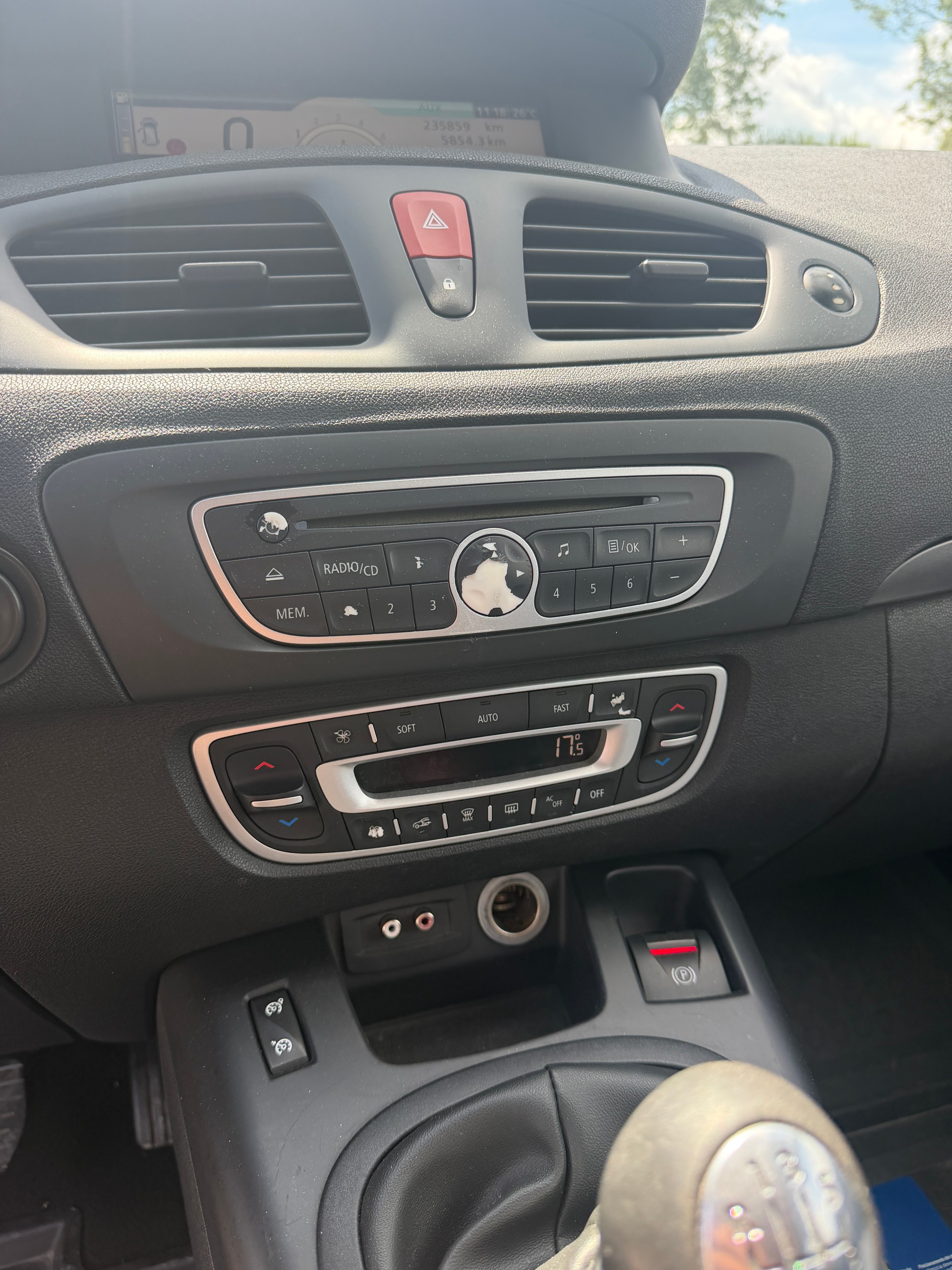 RENAULT Grand Scénic 1.9 dCi Dynamique-image-11