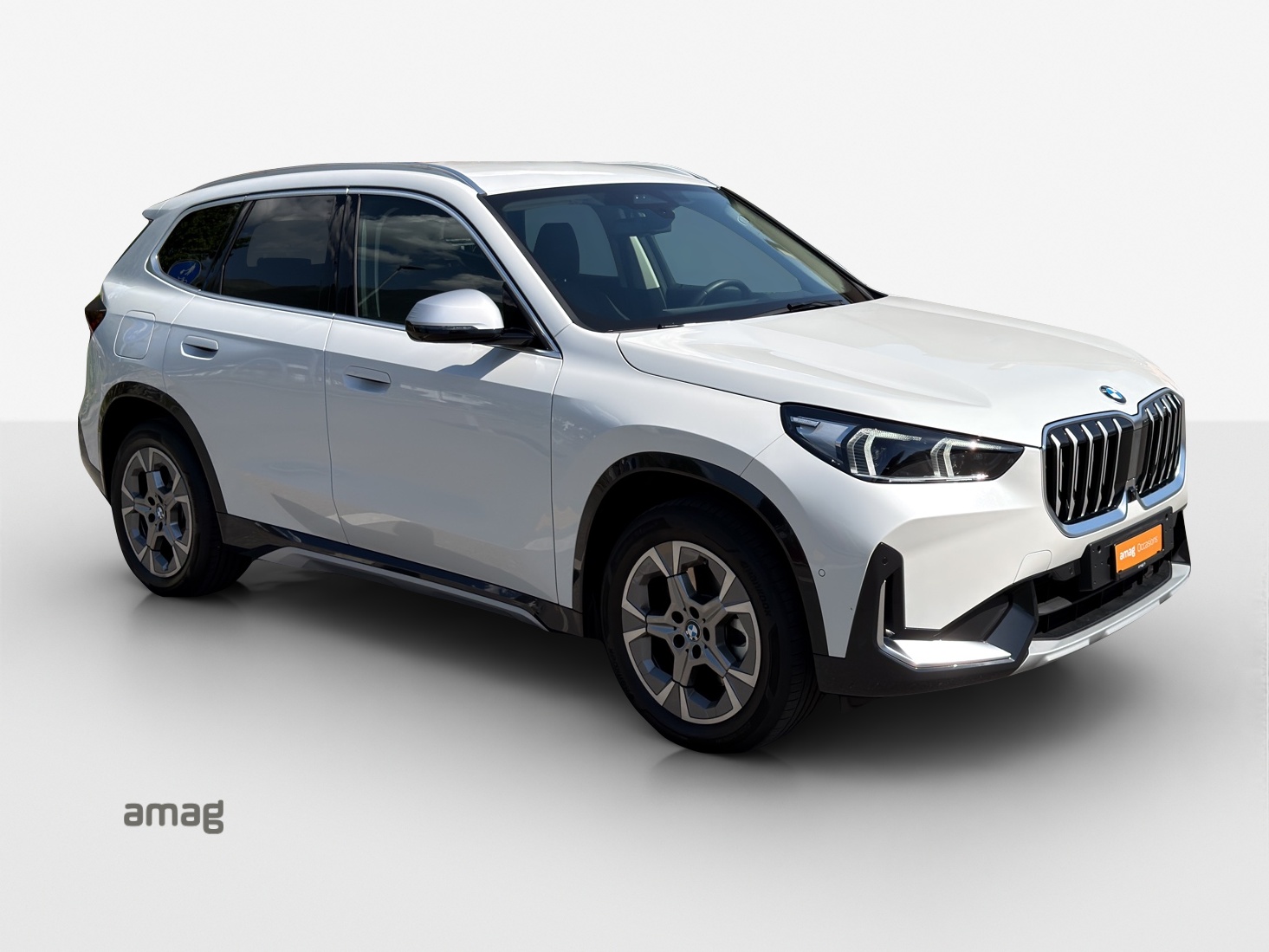 BMW X1 xDrive 23i 48V xLine-image-5