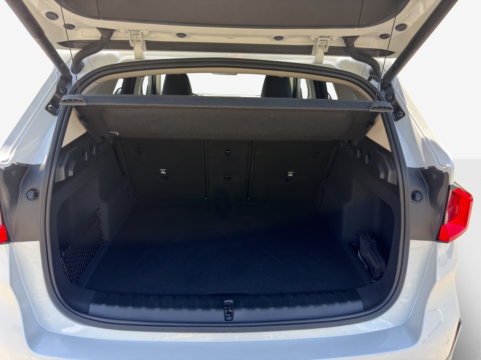 BMW X1 xDrive 23i 48V xLine-image-12