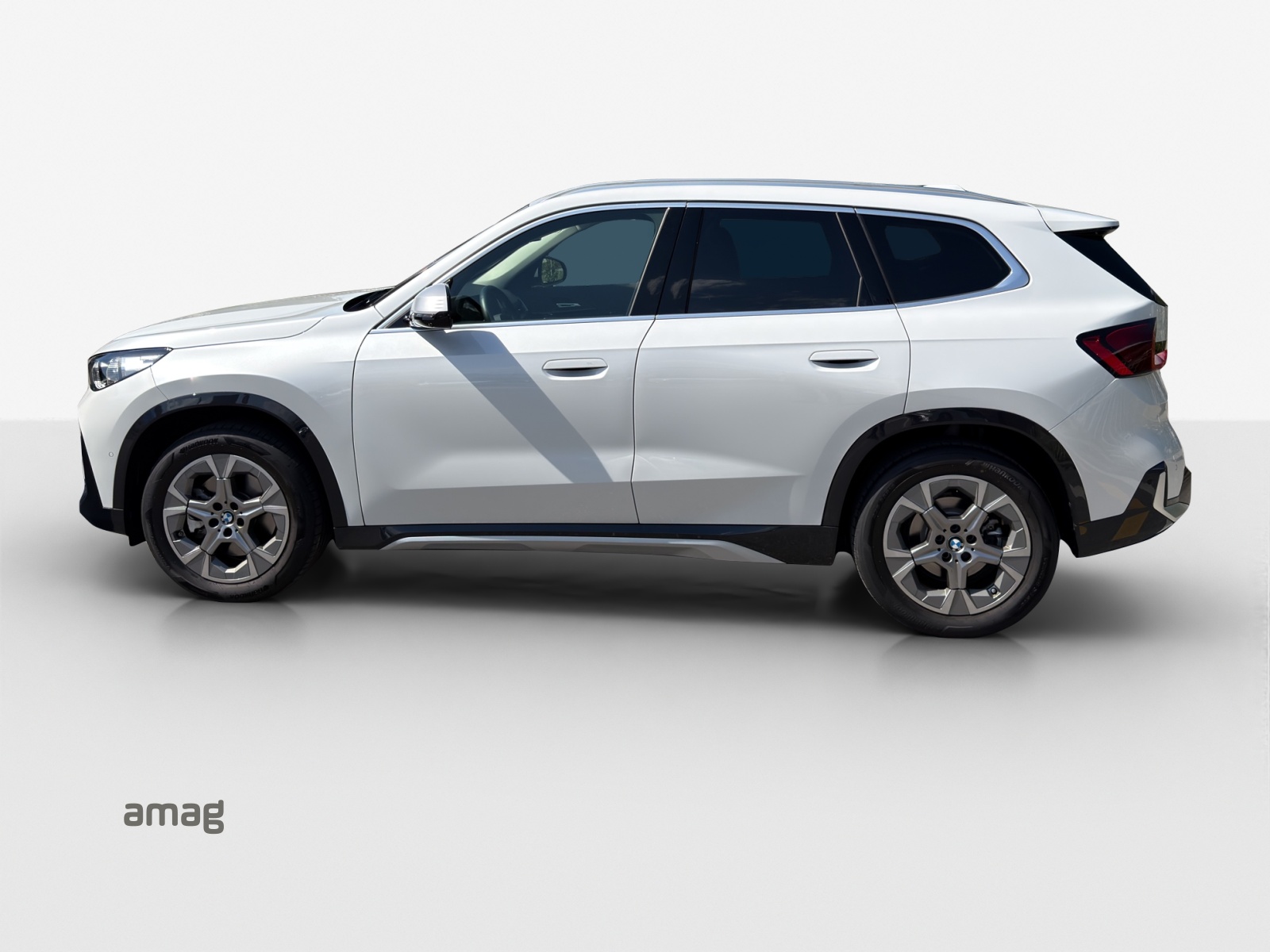 BMW X1 xDrive 23i 48V xLine-showroom-element-1