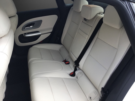 MERCEDES-BENZ CLA 200 8G-DCT 4Matic-image-10
