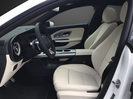 MERCEDES-BENZ CLA 200 8G-DCT 4Matic-image-6