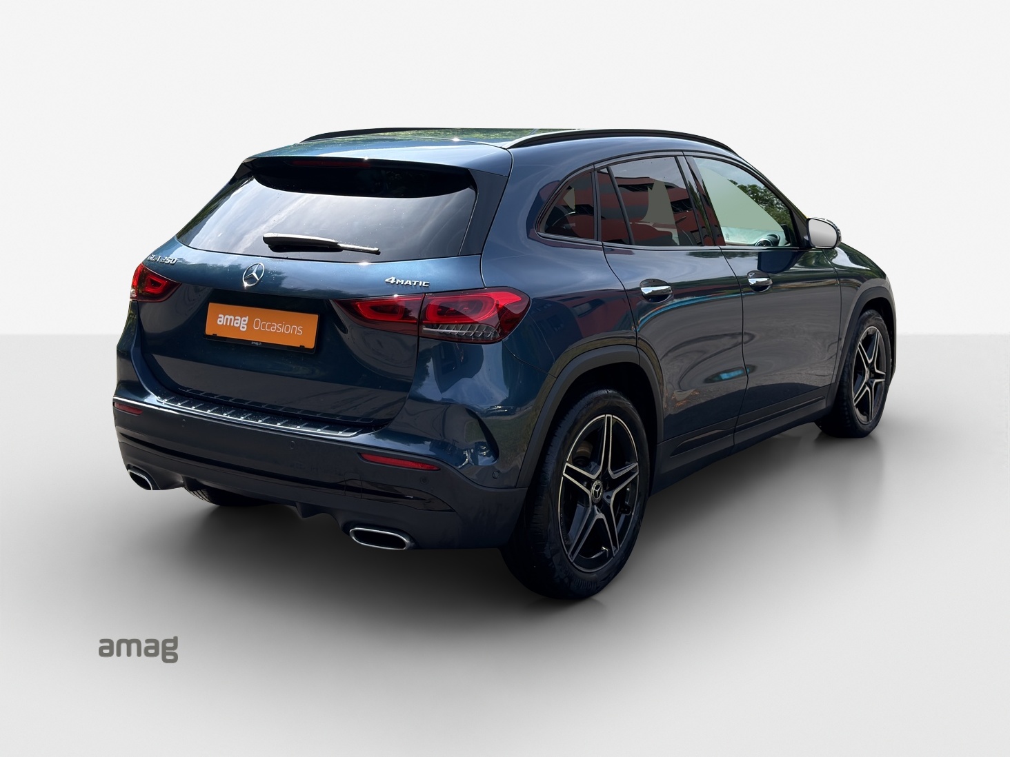 MERCEDES-BENZ GLA 250 4Matic AMG Line 8G-DCT-image-4
