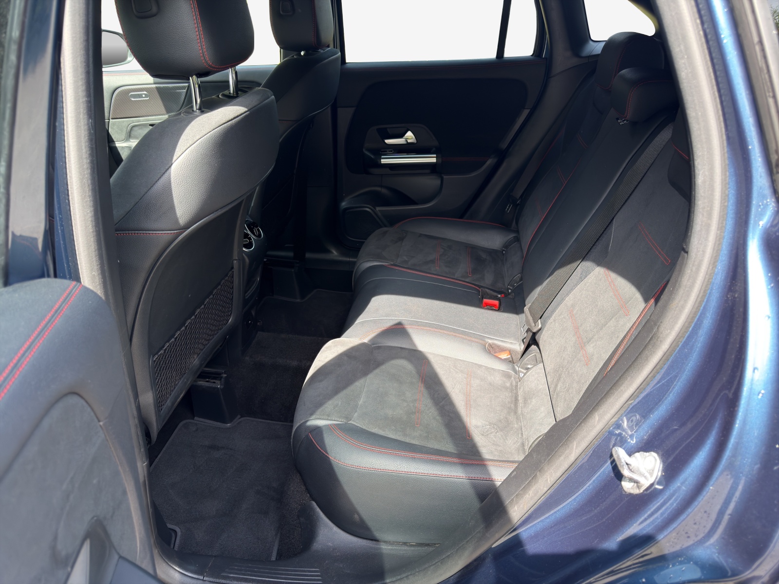 MERCEDES-BENZ GLA 250 4Matic AMG Line 8G-DCT-image-11