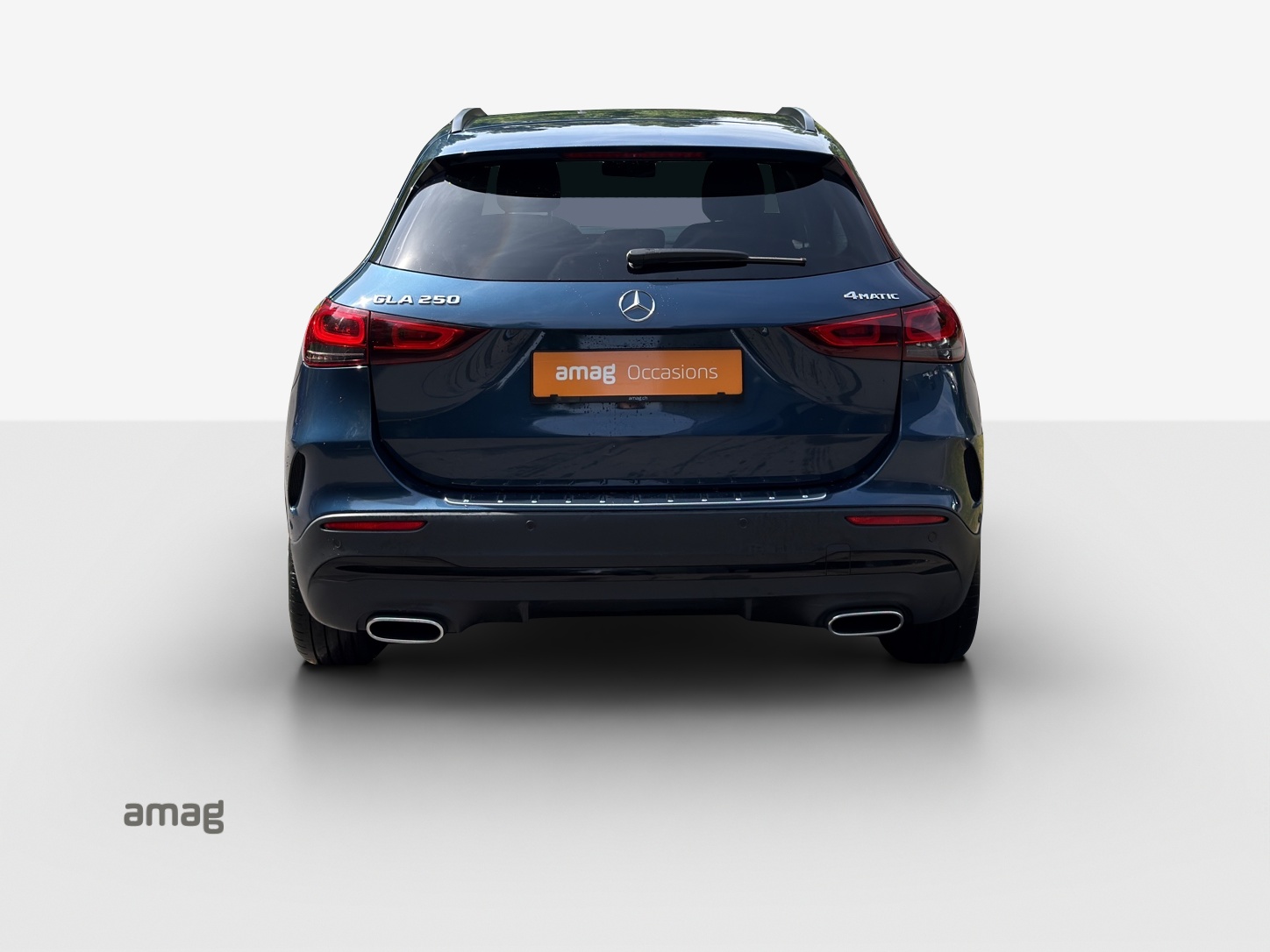 MERCEDES-BENZ GLA 250 4Matic AMG Line 8G-DCT-showroom-element-3