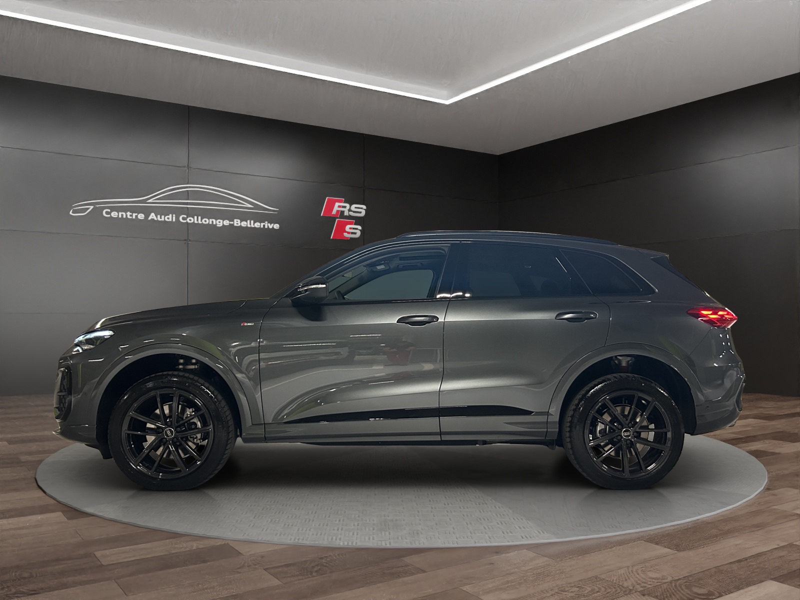 AUDI Q5 TFSI quatto 150 kW S-tronic-image-2