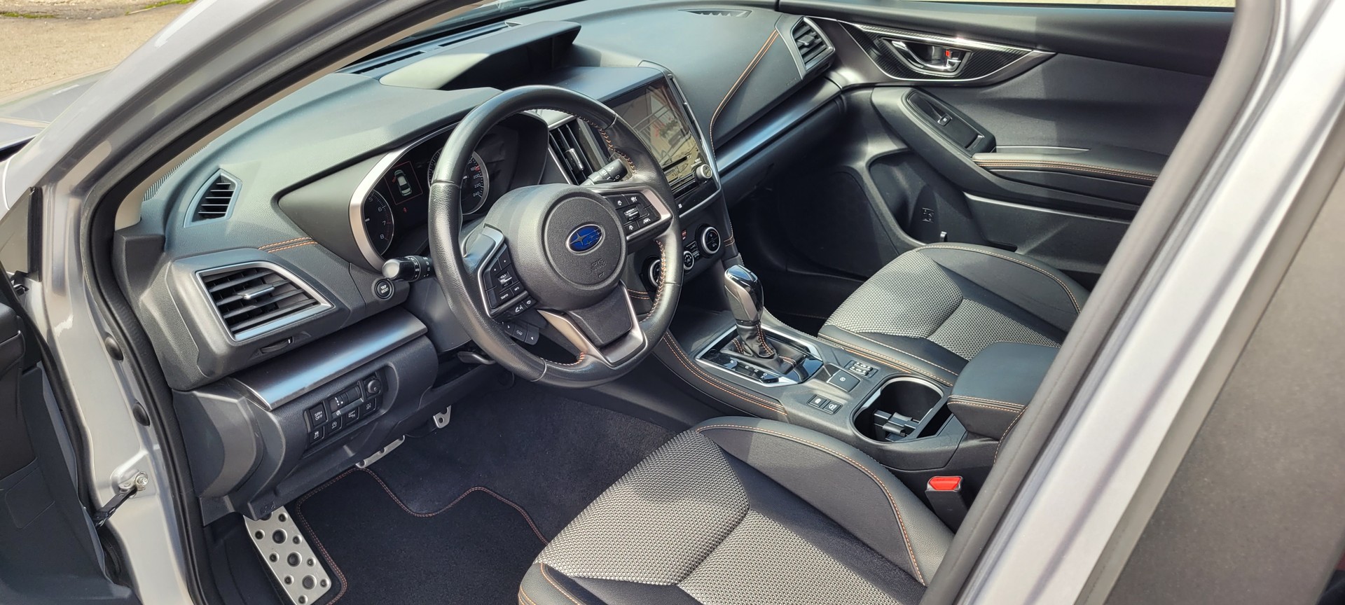 SUBARU XV 2.0 Swiss Plus AWD Lineartronic-image-4
