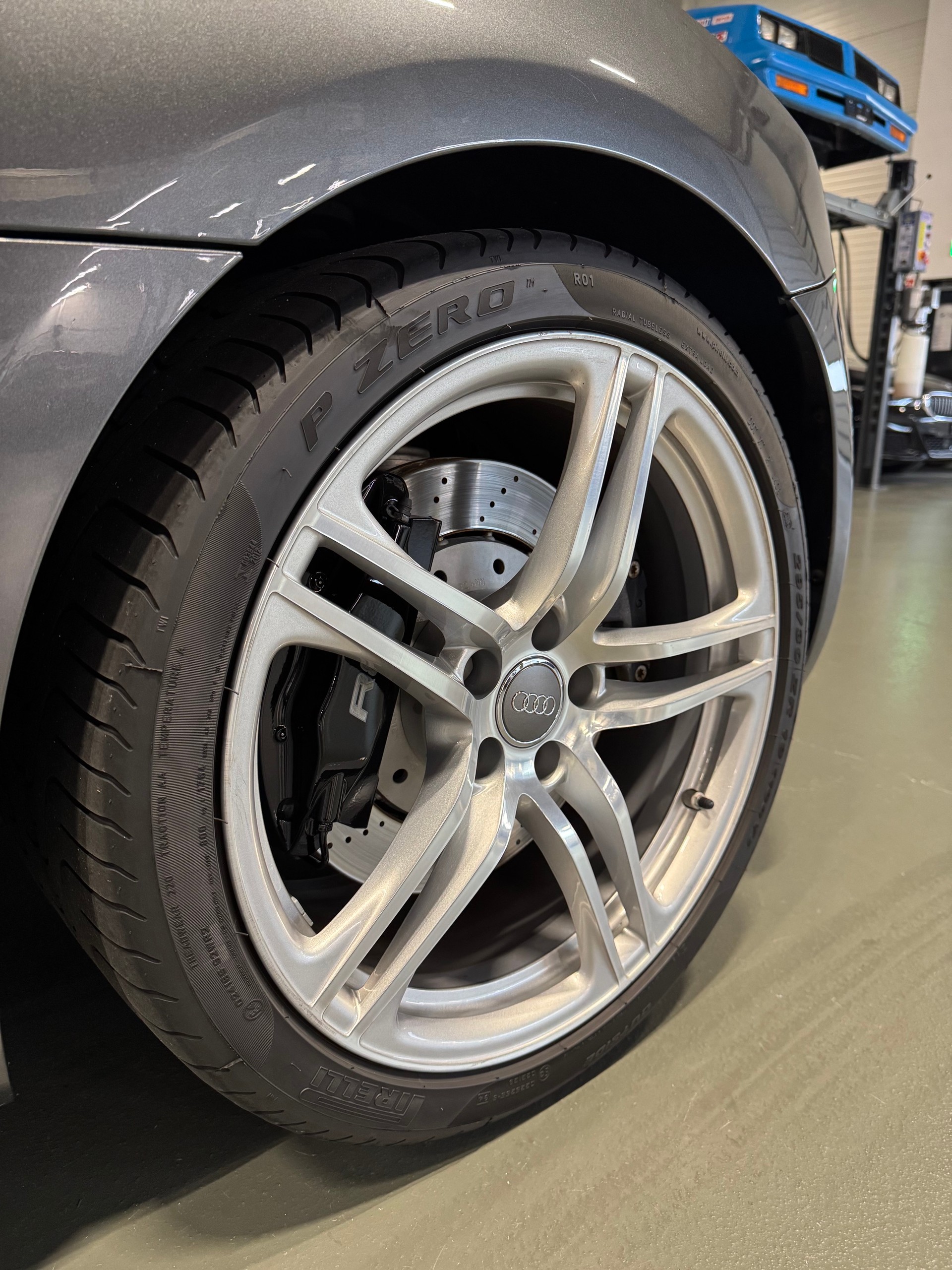 AUDI R8 Coupé 4.2 *Manual gearbox!*-image-7