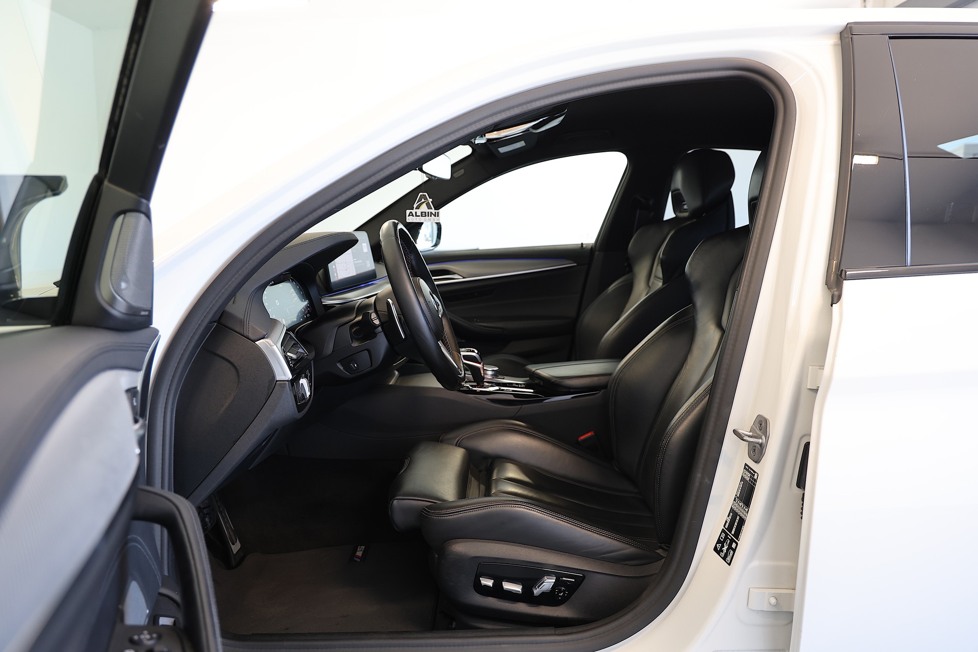 BMW M5 xDrive Competition Drivelogic *Alpinweiss |||*-image-9