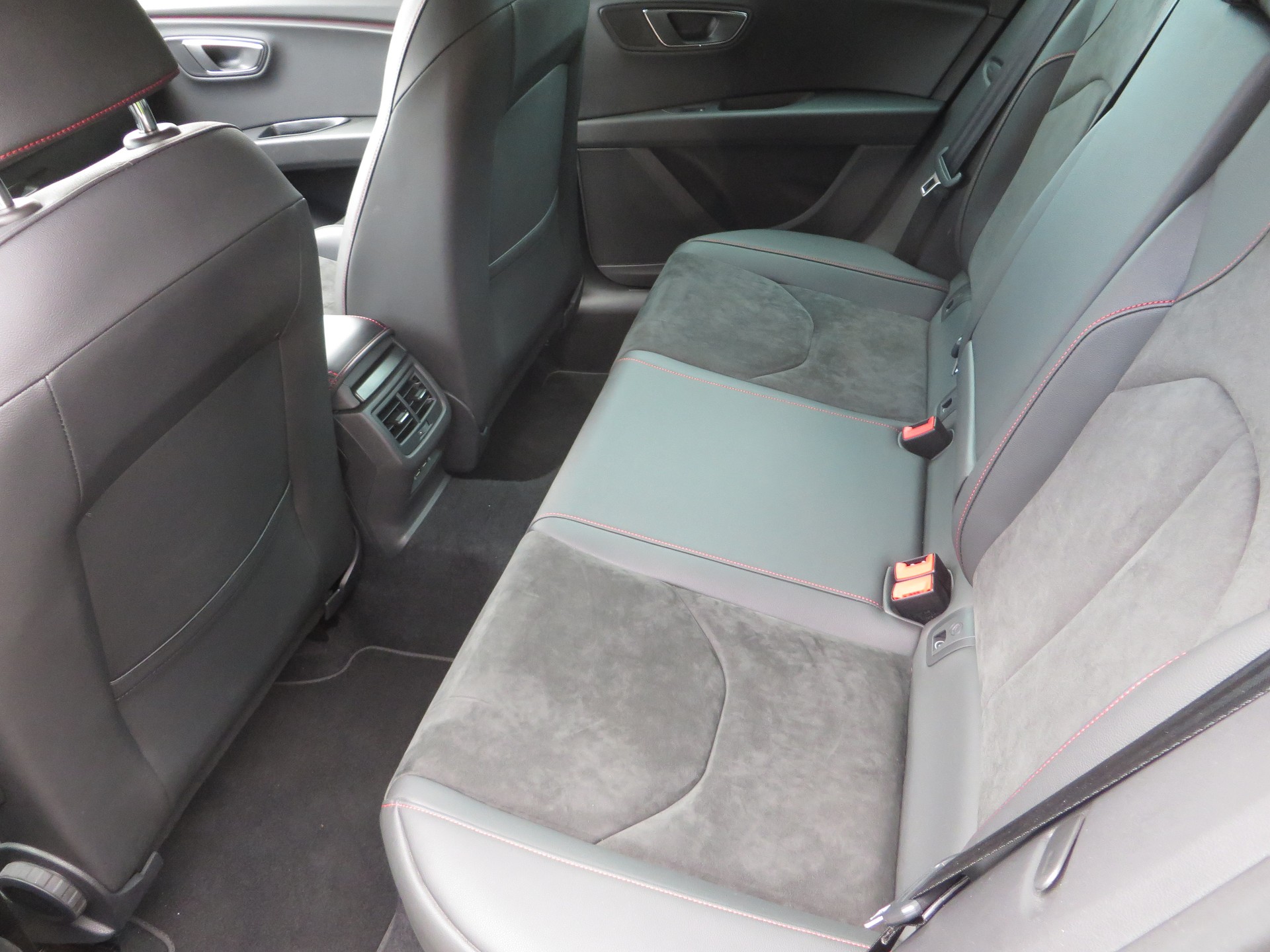 SEAT Leon ST 1.5 TSI EVO ACT FR DSG-image-7