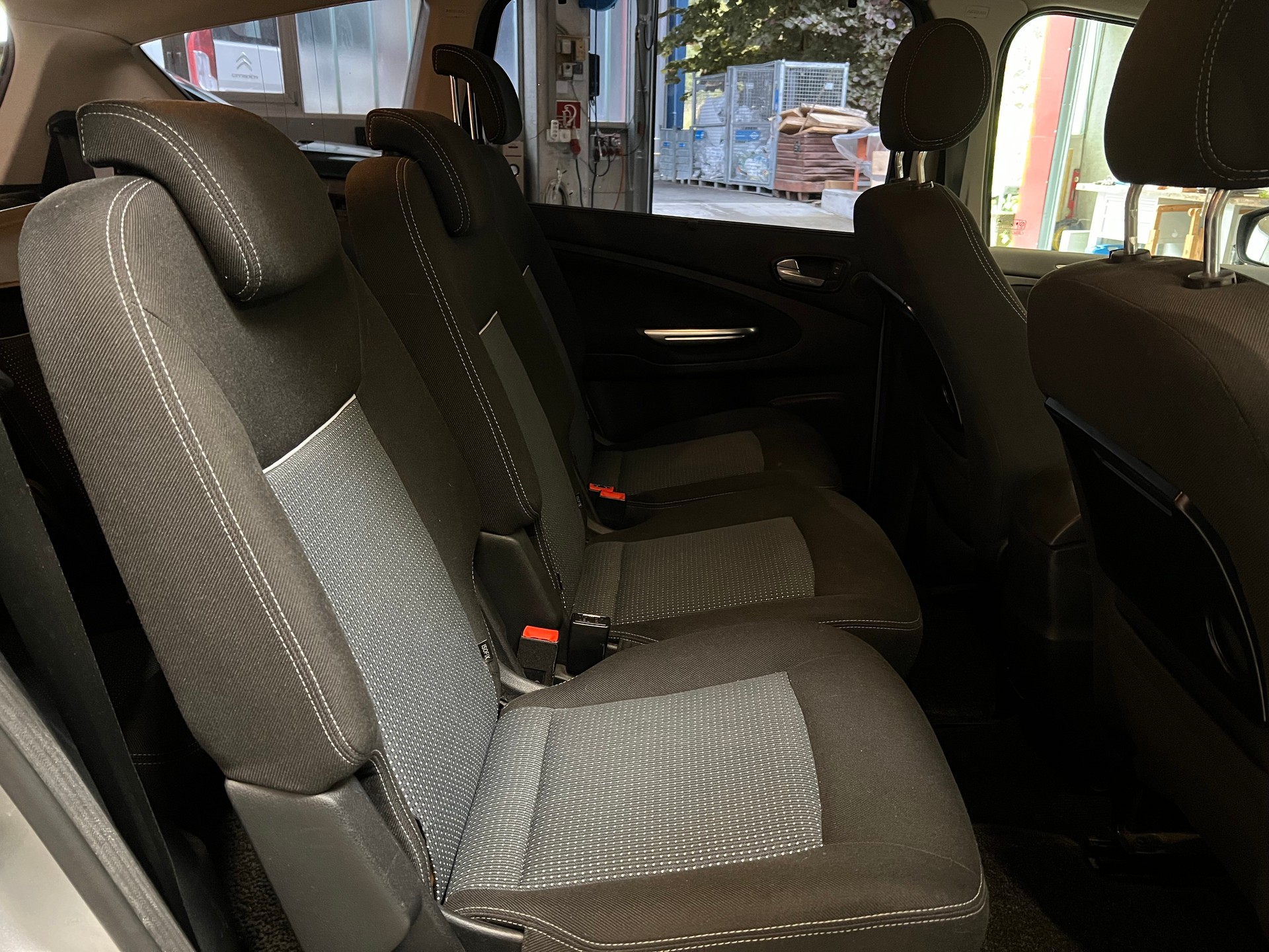 FORD S-Max 1.6 SCTi Carving 7 Sitzer-image-6