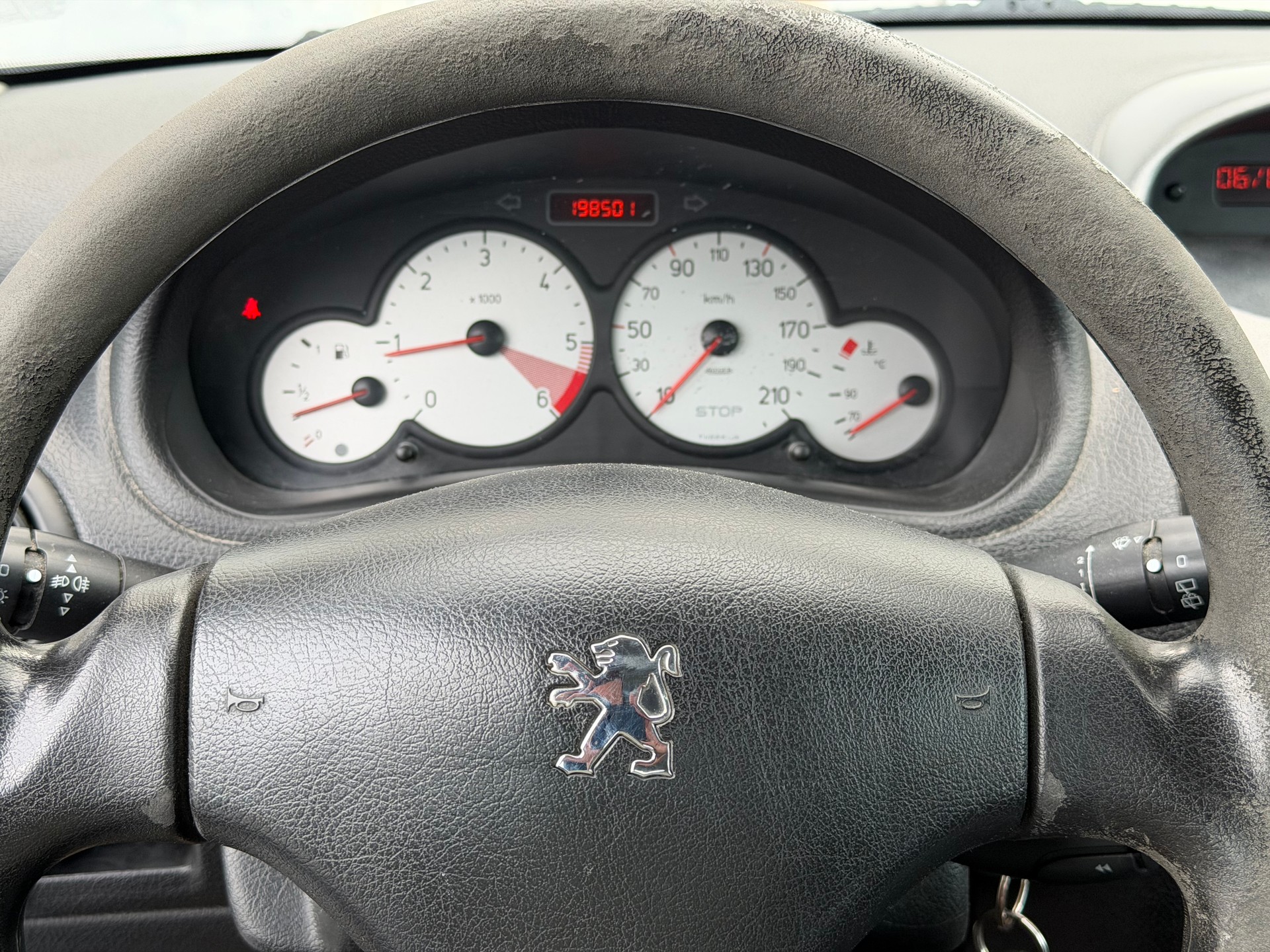 PEUGEOT 206-image-10