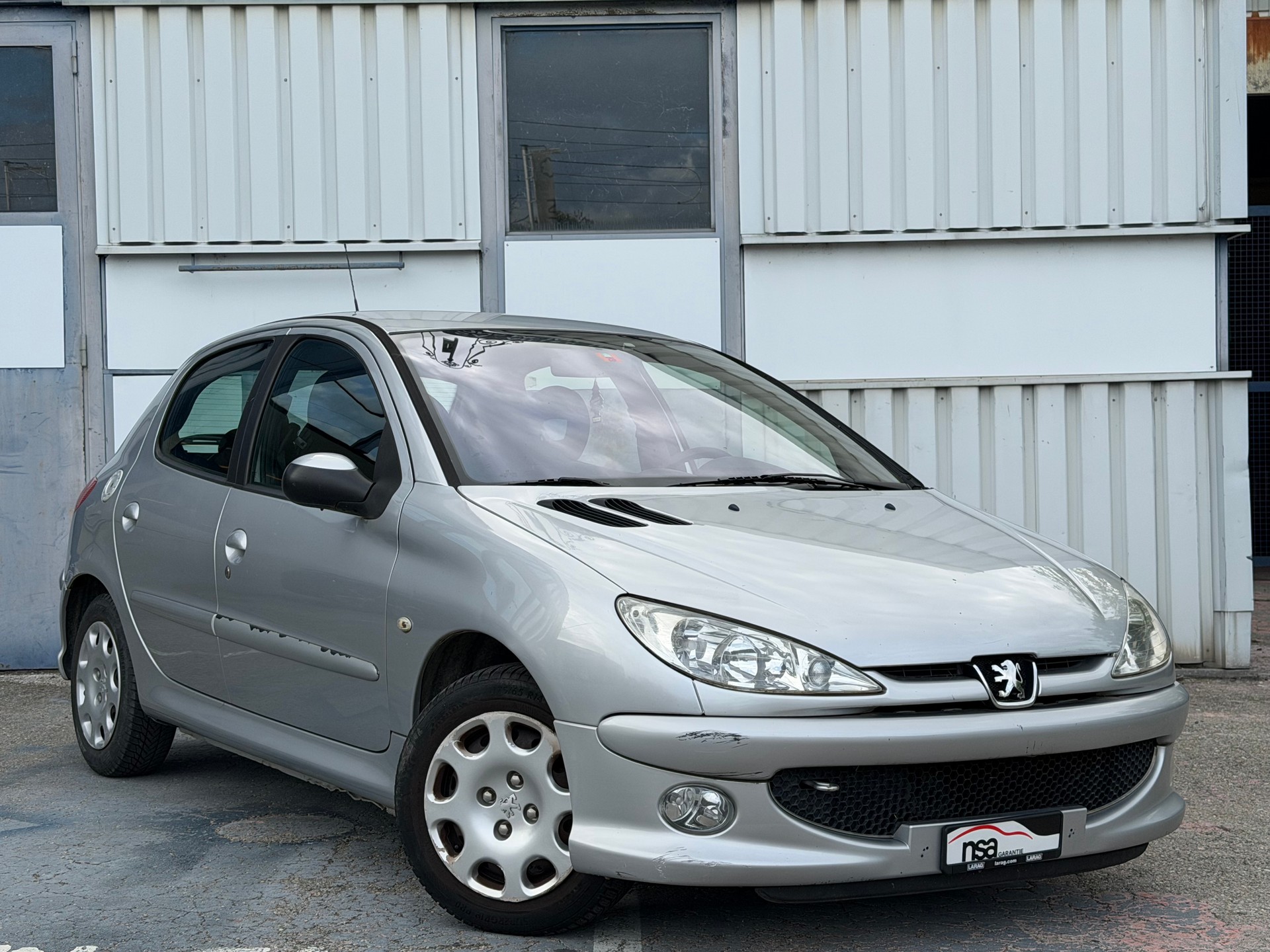 PEUGEOT 206-image-1