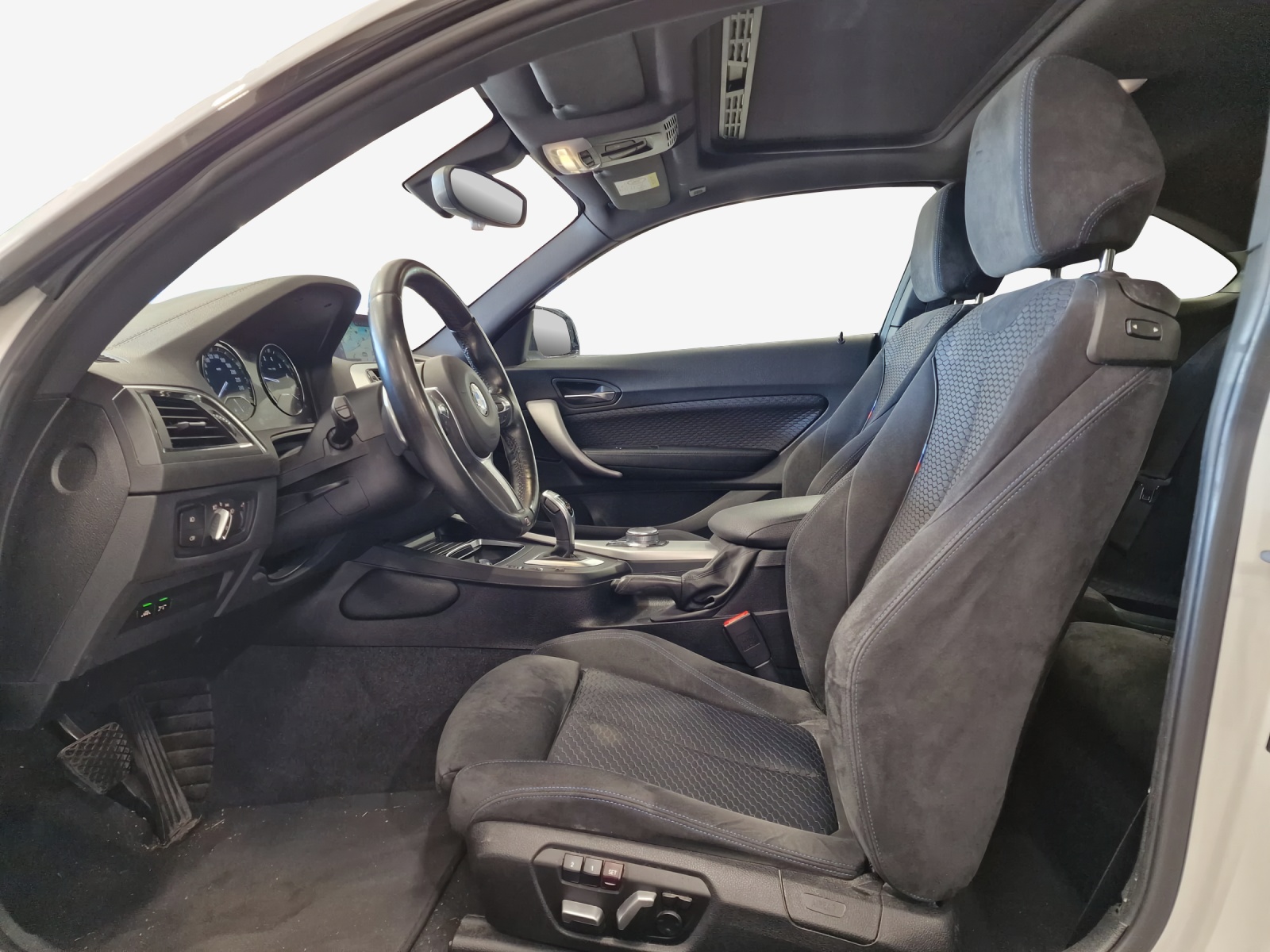 BMW 230i Steptronic-image-7