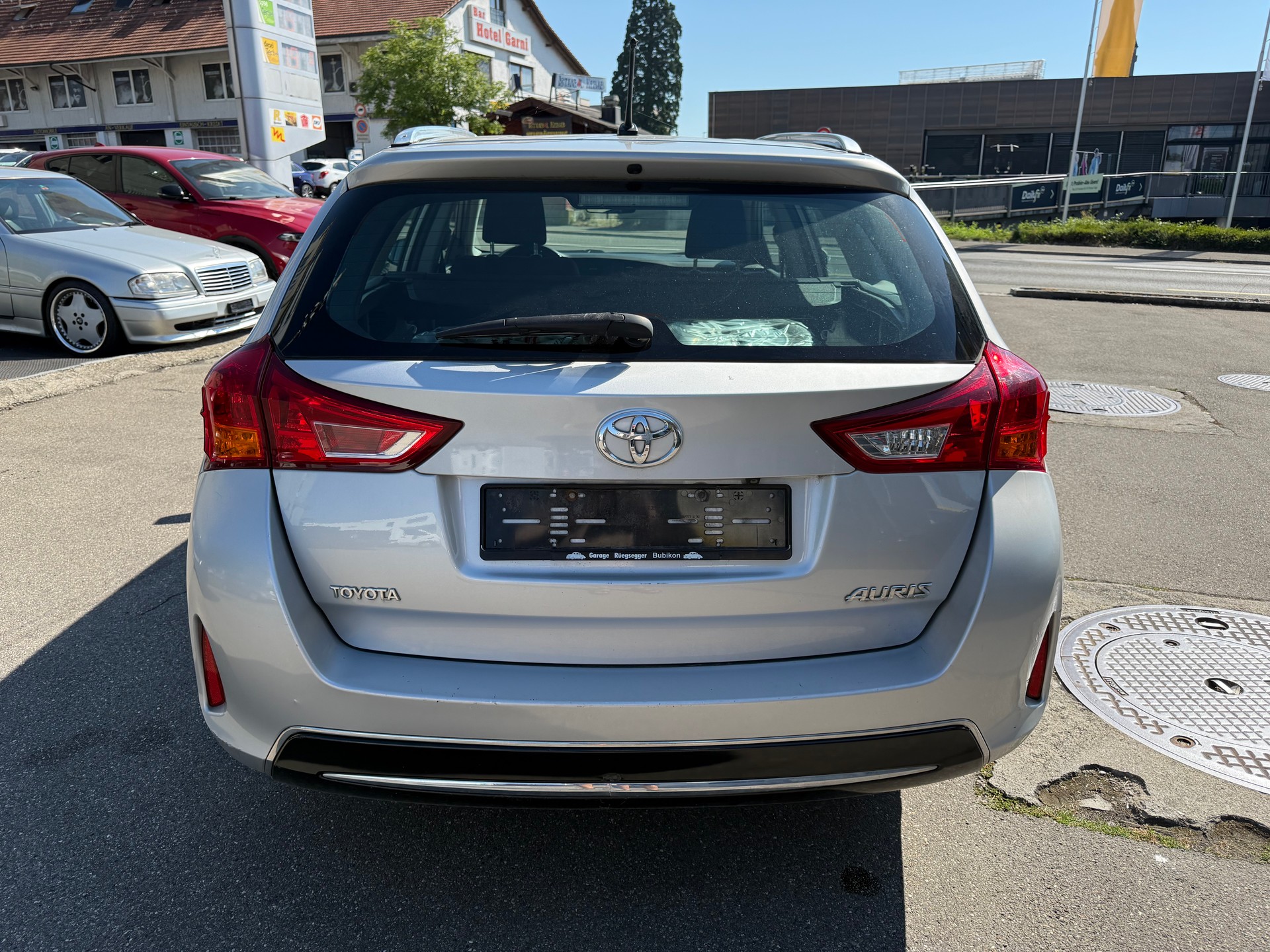 TOYOTA Auris Touring Sports 1.6 Luna-image-3