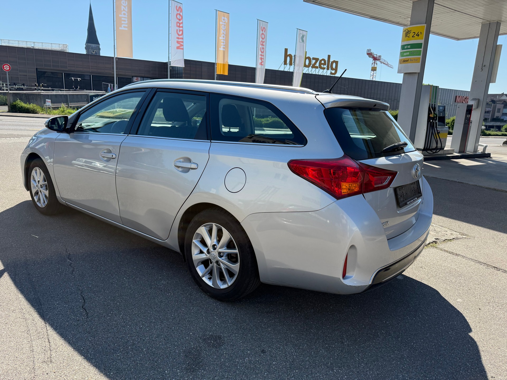 TOYOTA Auris Touring Sports 1.6 Luna-image-4