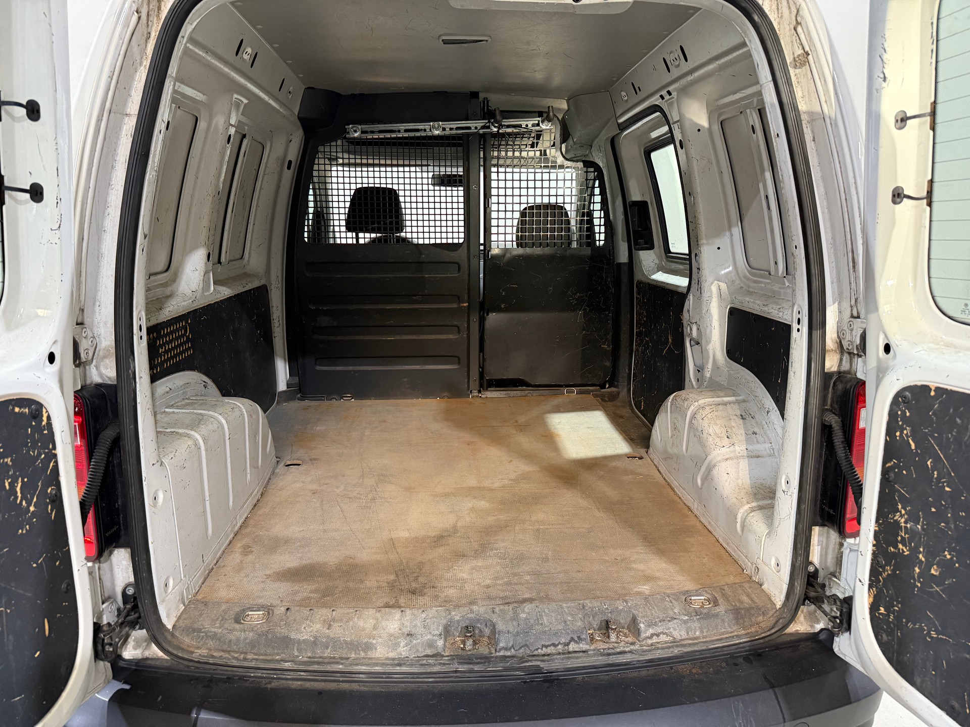 VW Caddy 1.2 TSI Entry BlueMotion Technology-image-10