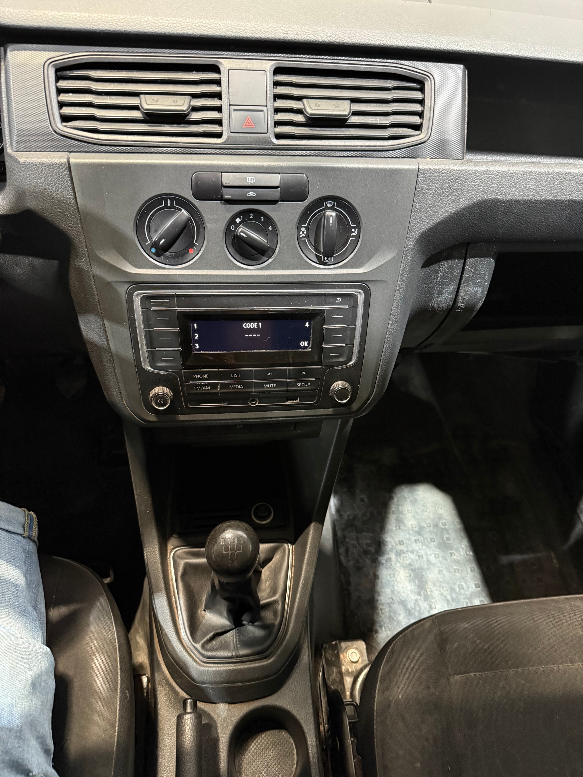 VW Caddy 1.2 TSI Entry BlueMotion Technology-image-15