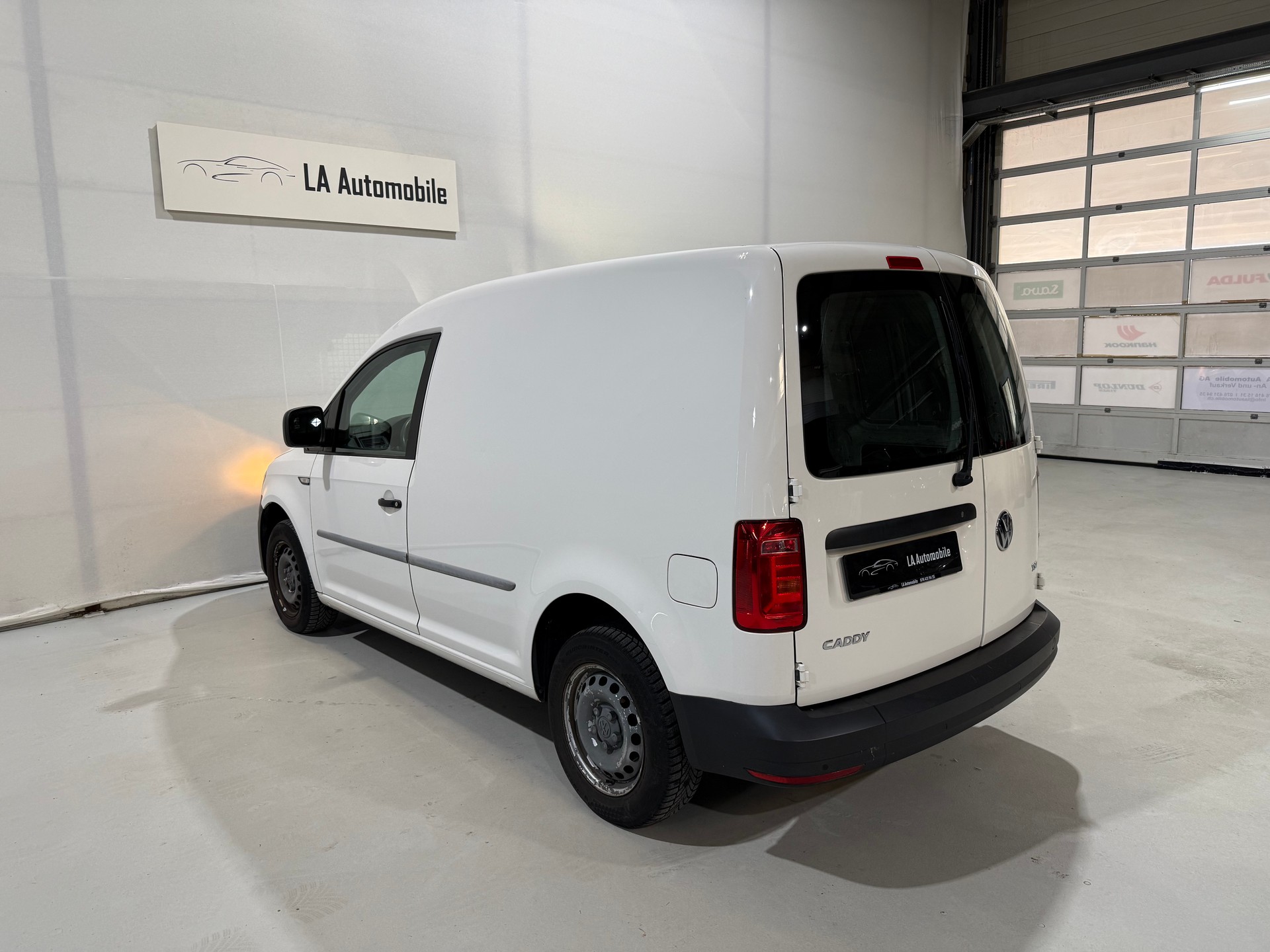 VW Caddy 1.2 TSI Entry BlueMotion Technology-image-9