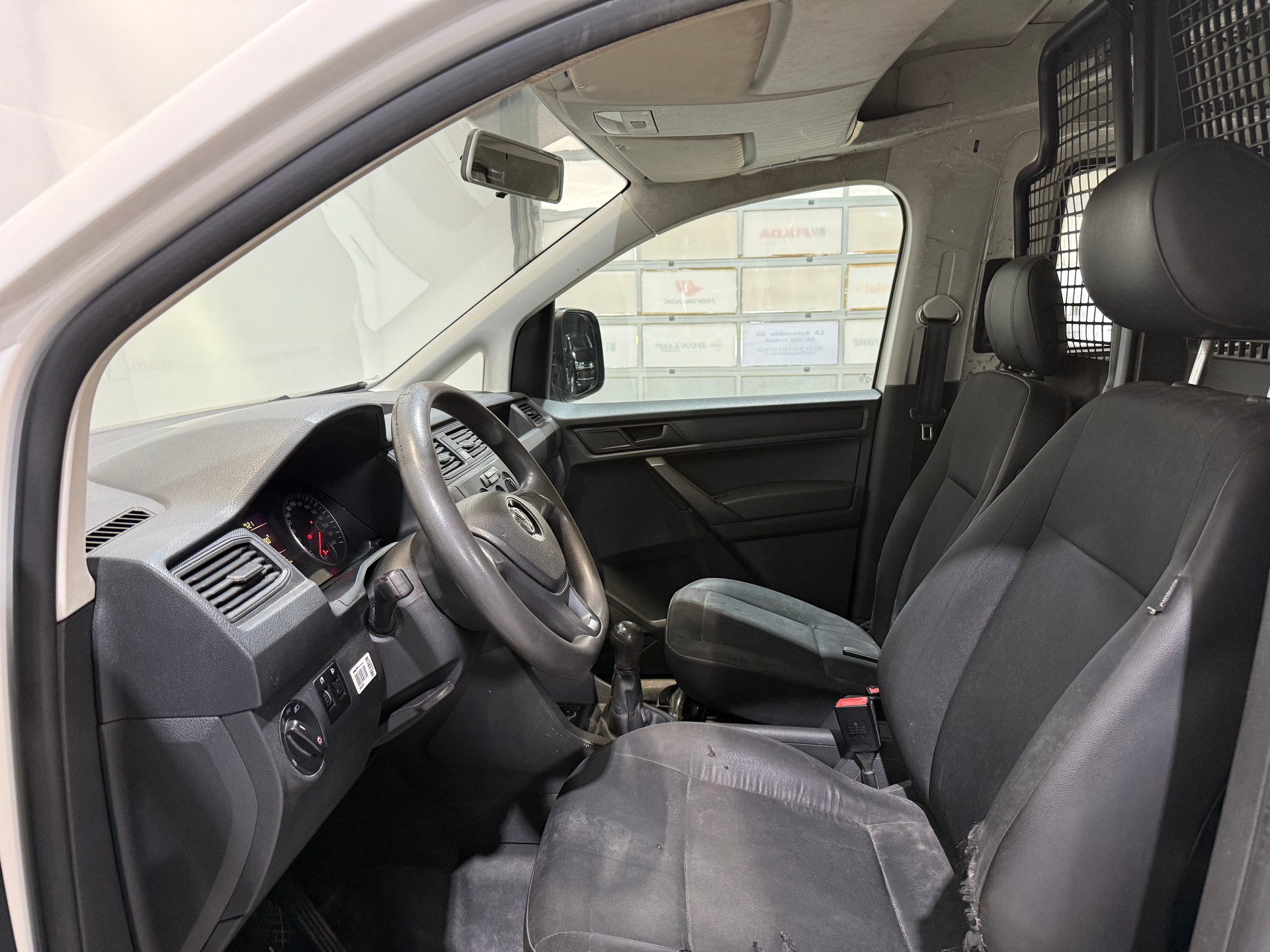 VW Caddy 1.2 TSI Entry BlueMotion Technology-image-13
