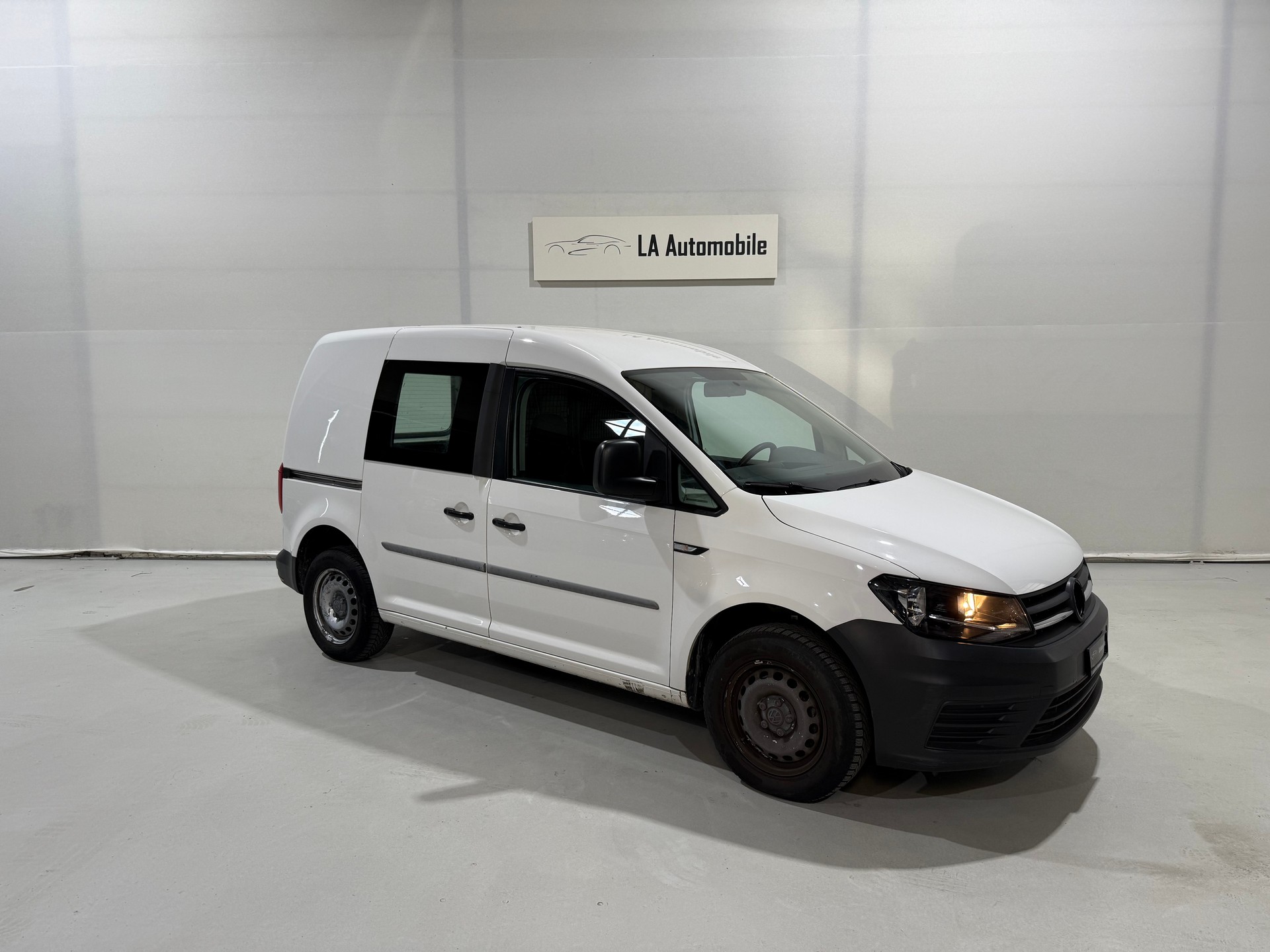 VW Caddy 1.2 TSI Entry BlueMotion Technology-image-5