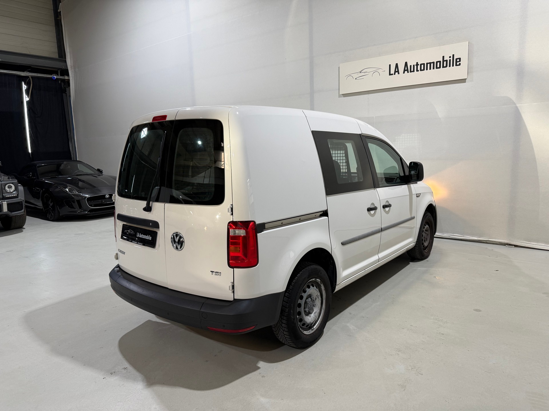 VW Caddy 1.2 TSI Entry BlueMotion Technology-image-8