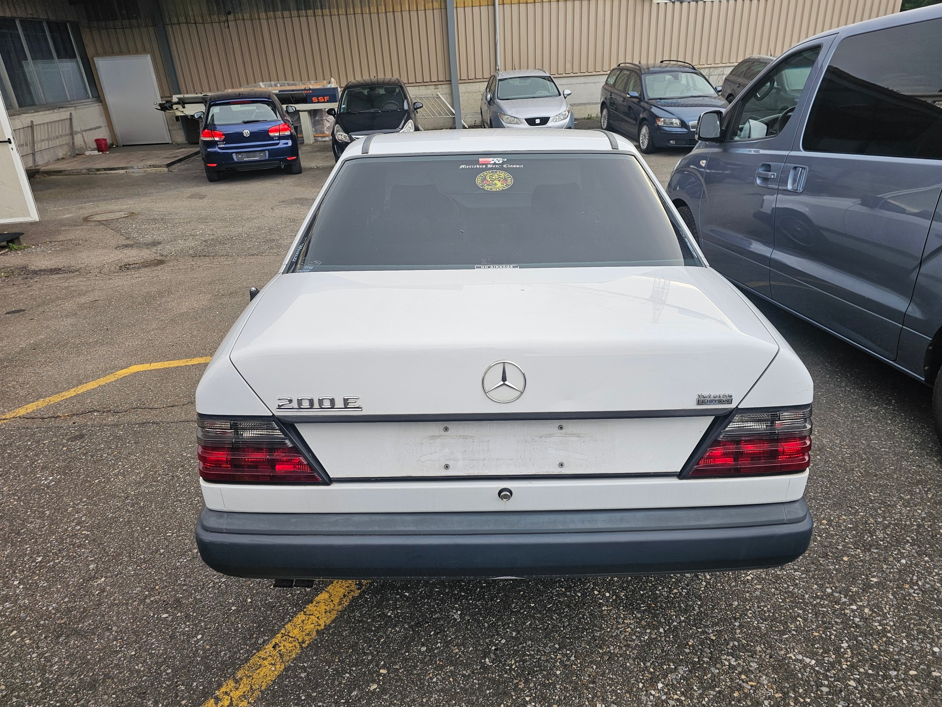 MERCEDES-BENZ 200 E-image-6