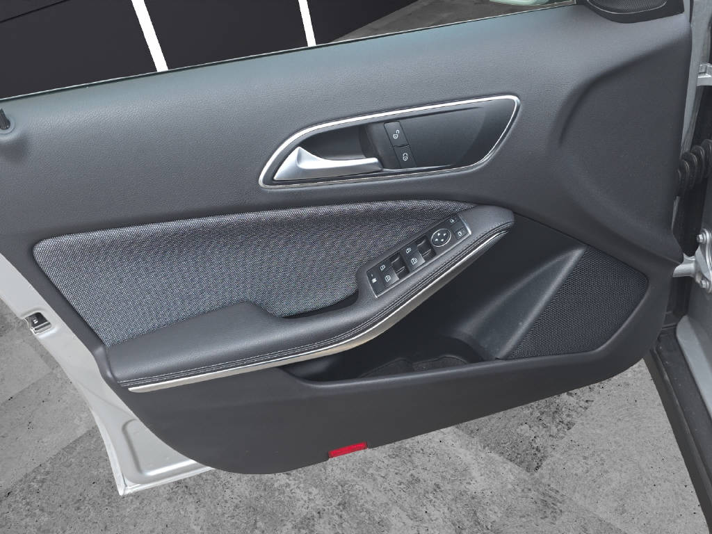 MERCEDES-BENZ GLA 200 CDI Style 4m-image-5