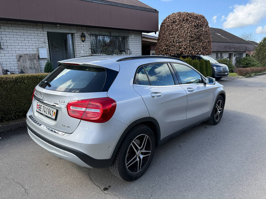 MERCEDES-BENZ GLA 200 CDI Style 4m-image-14