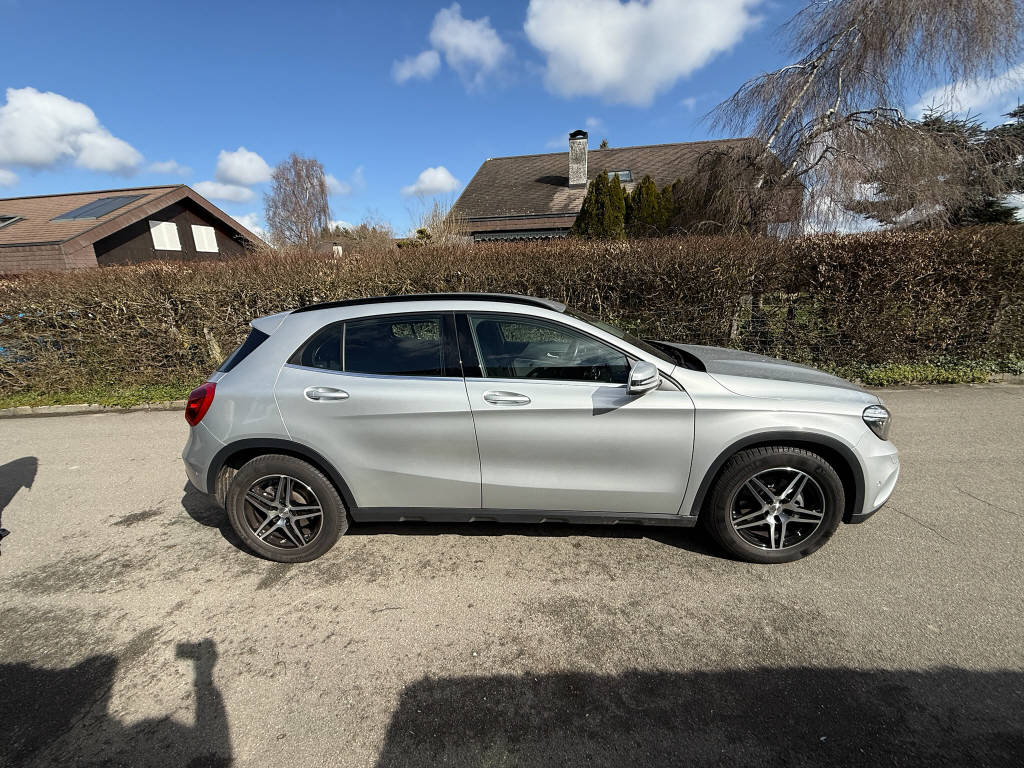MERCEDES-BENZ GLA 200 CDI Style 4m-image-12