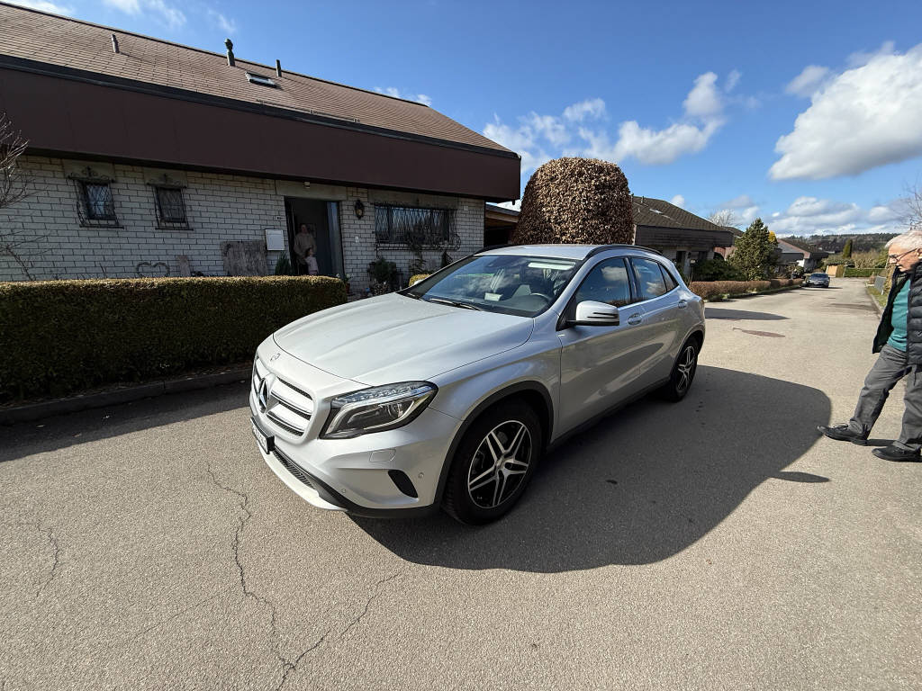 MERCEDES-BENZ GLA 200 CDI Style 4m-image-9