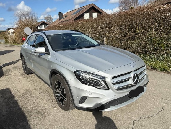 MERCEDES-BENZ GLA 200 CDI Style 4m-showroom-element-3