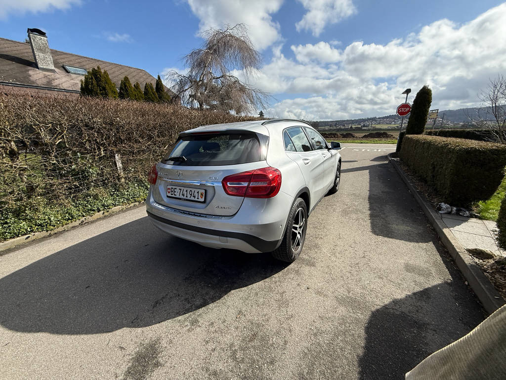 MERCEDES-BENZ GLA 200 CDI Style 4m-image-10
