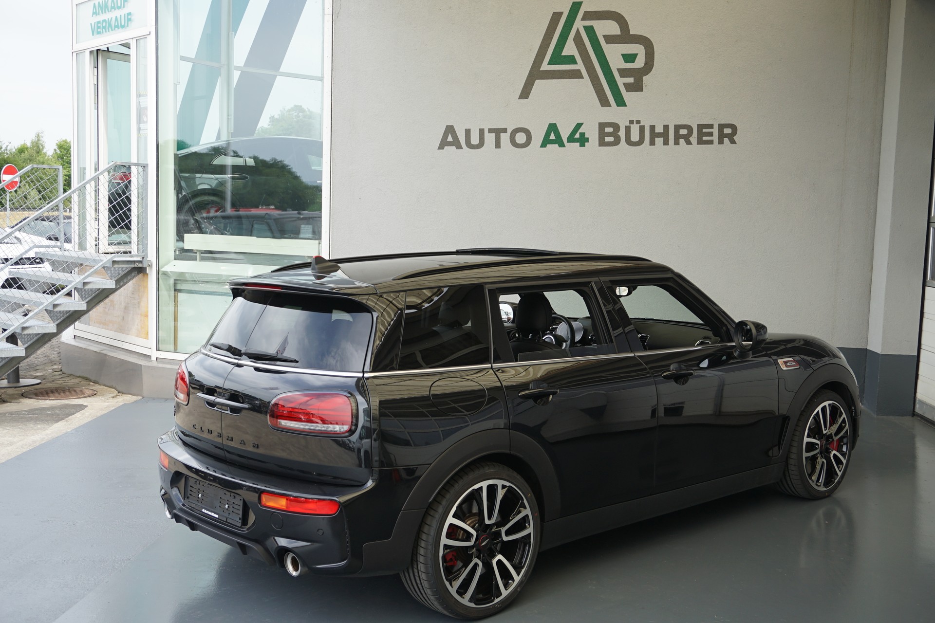 MINI Clubman Cooper JCW ALL4-image-8