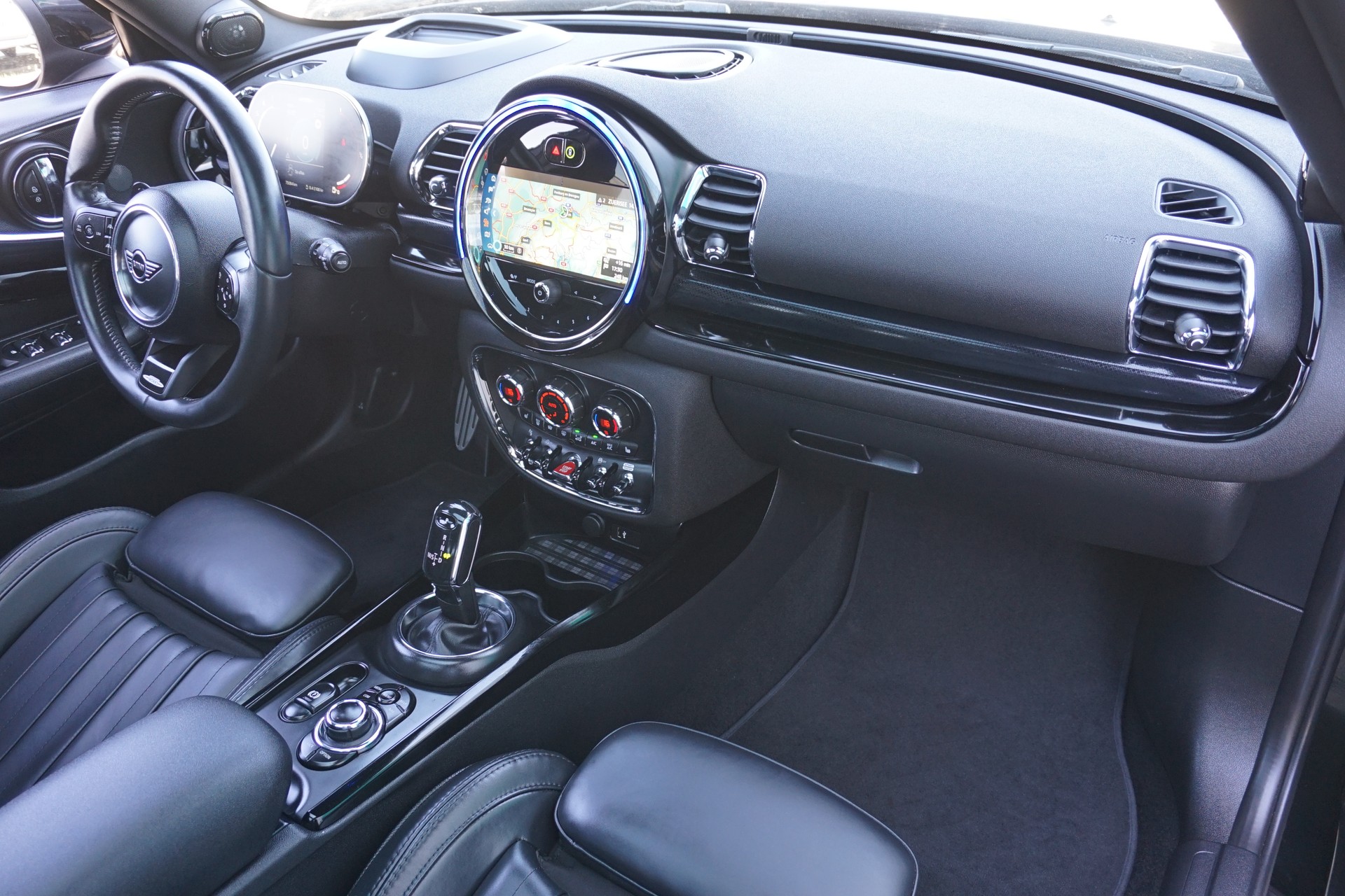 MINI Clubman Cooper JCW ALL4-image-23