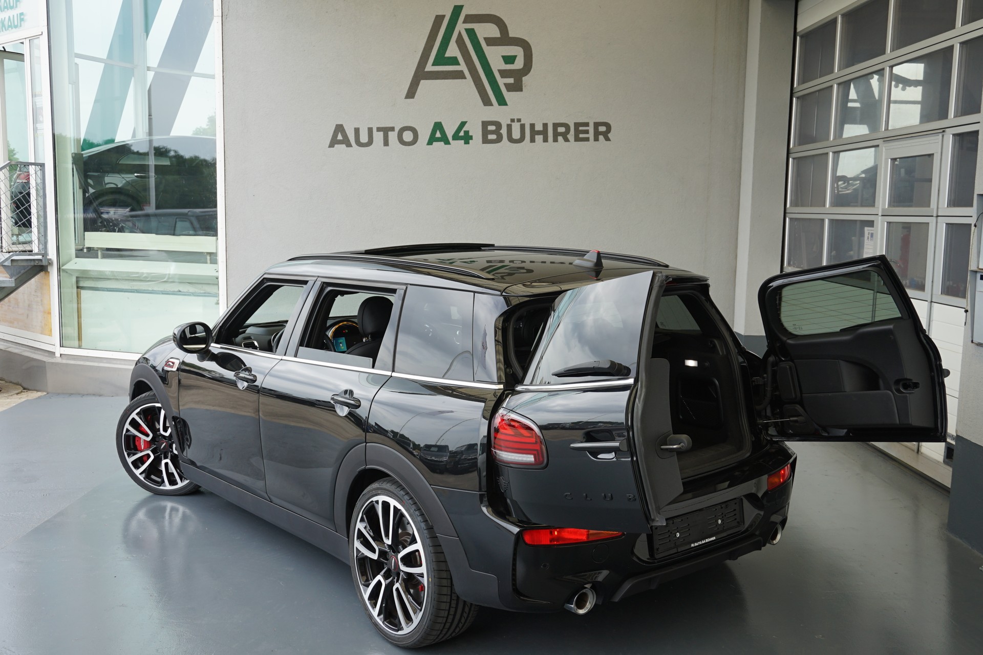MINI Clubman Cooper JCW ALL4-image-7