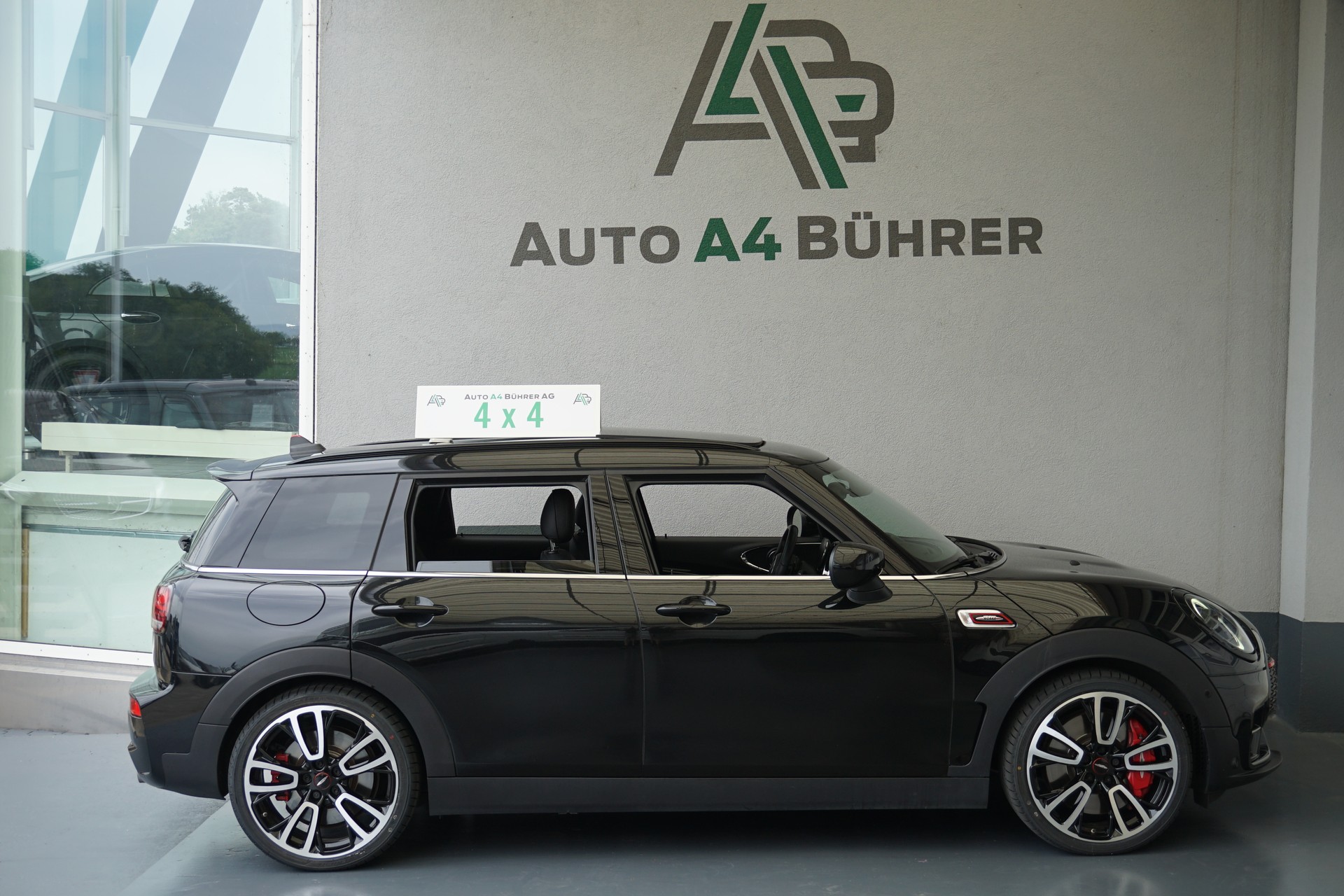 MINI Clubman Cooper JCW ALL4-image-5