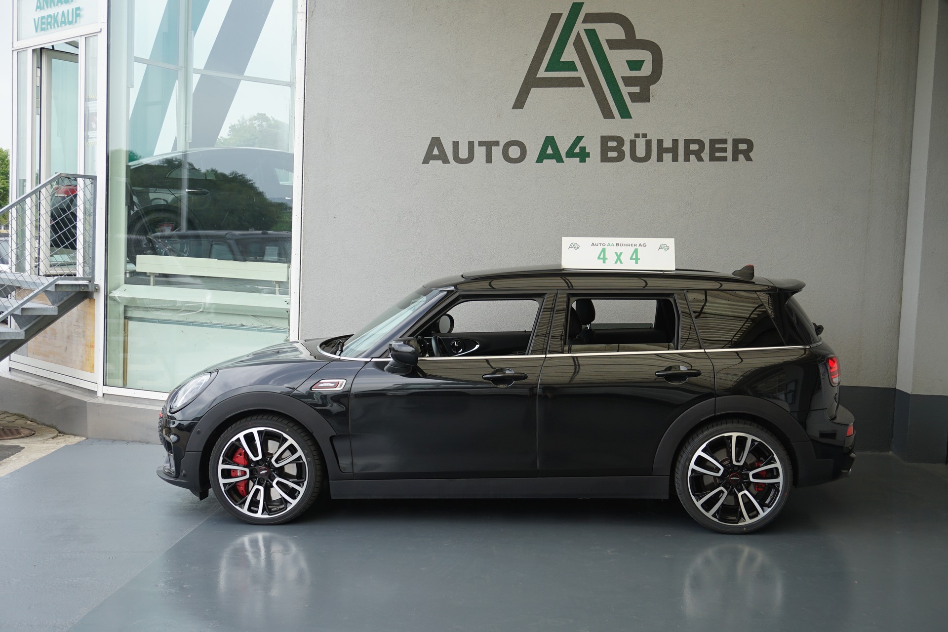 MINI Clubman Cooper JCW ALL4-showroom-element-1