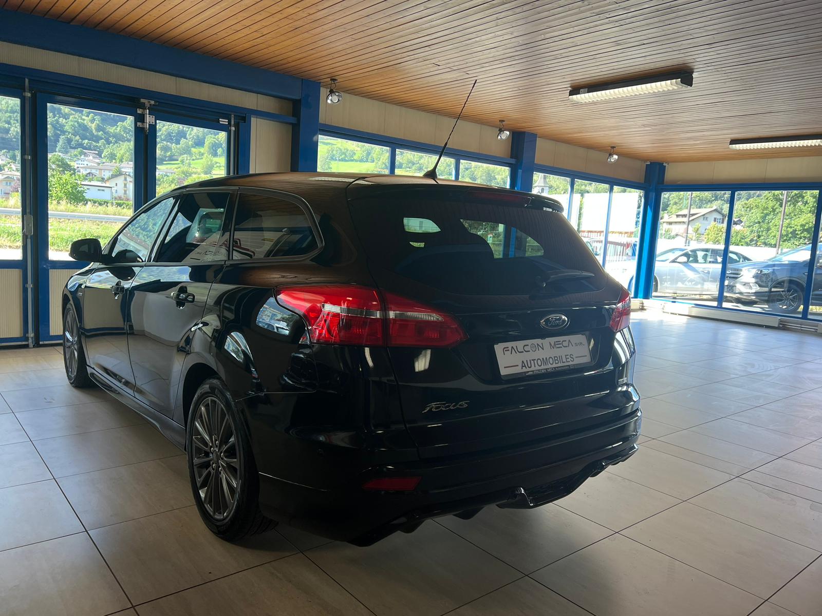 FORD Focus 1.0 SCTi ST Line-image-5
