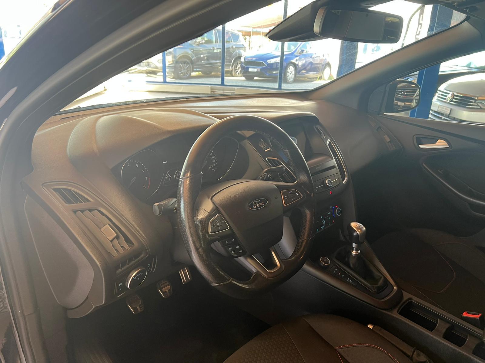 FORD Focus 1.0 SCTi ST Line-image-9