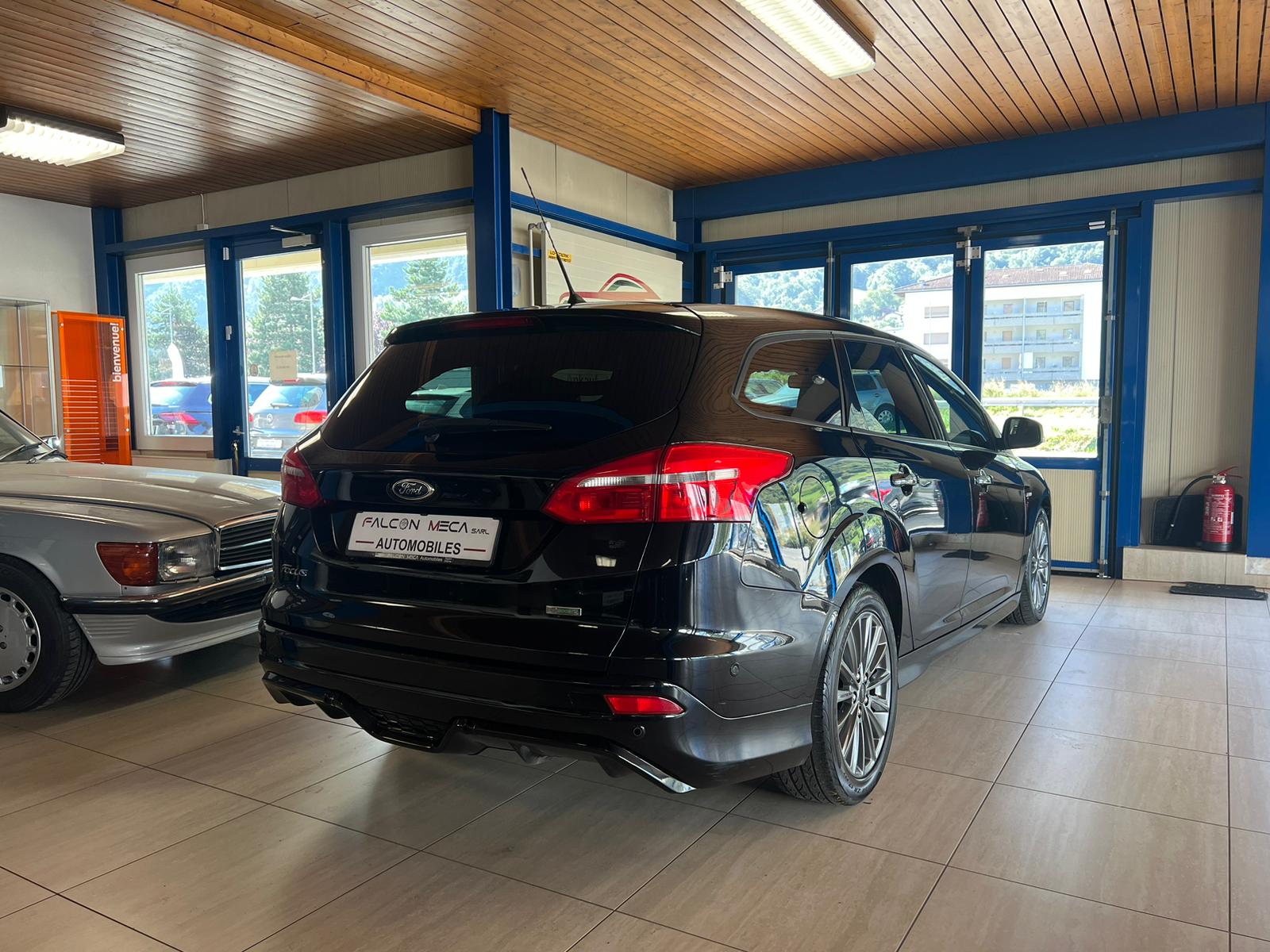 FORD Focus 1.0 SCTi ST Line-image-6
