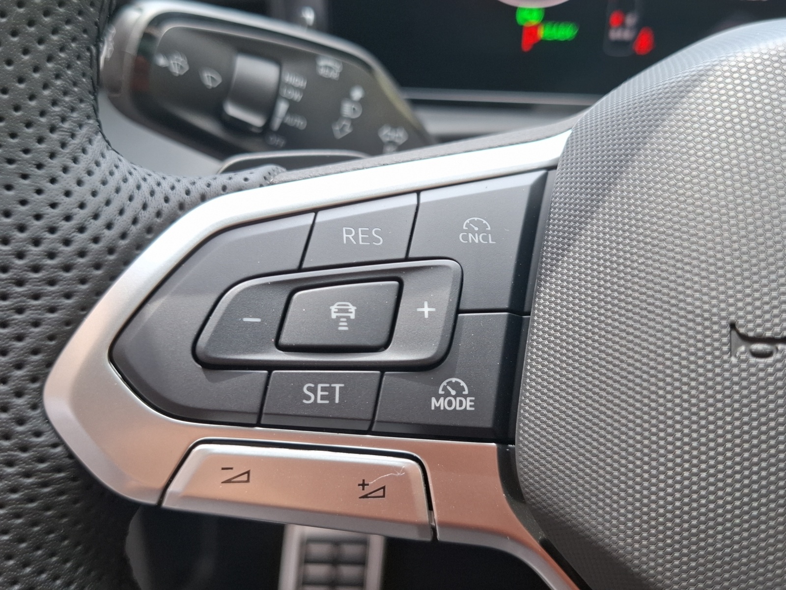 VW T-Roc 1.5 eTSI mHEV R-Line DSG-image-15
