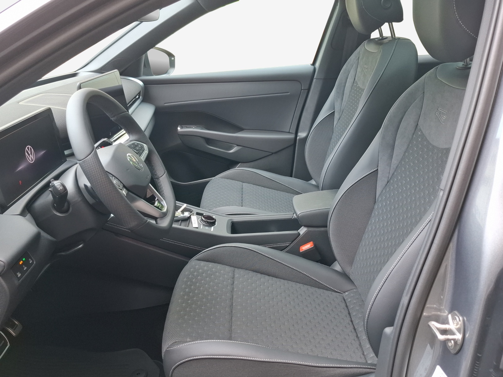 VW T-Roc 1.5 eTSI mHEV R-Line DSG-image-7