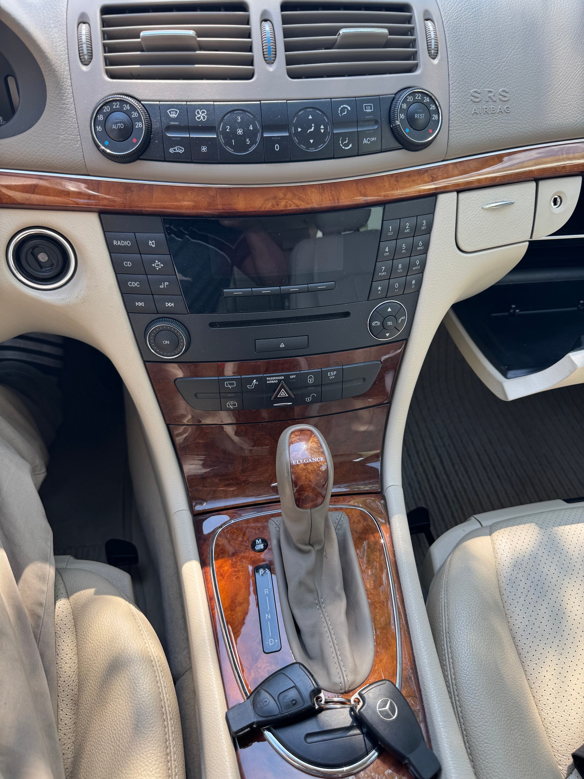 MERCEDES-BENZ E 200 Kompressor Elégance-image-13