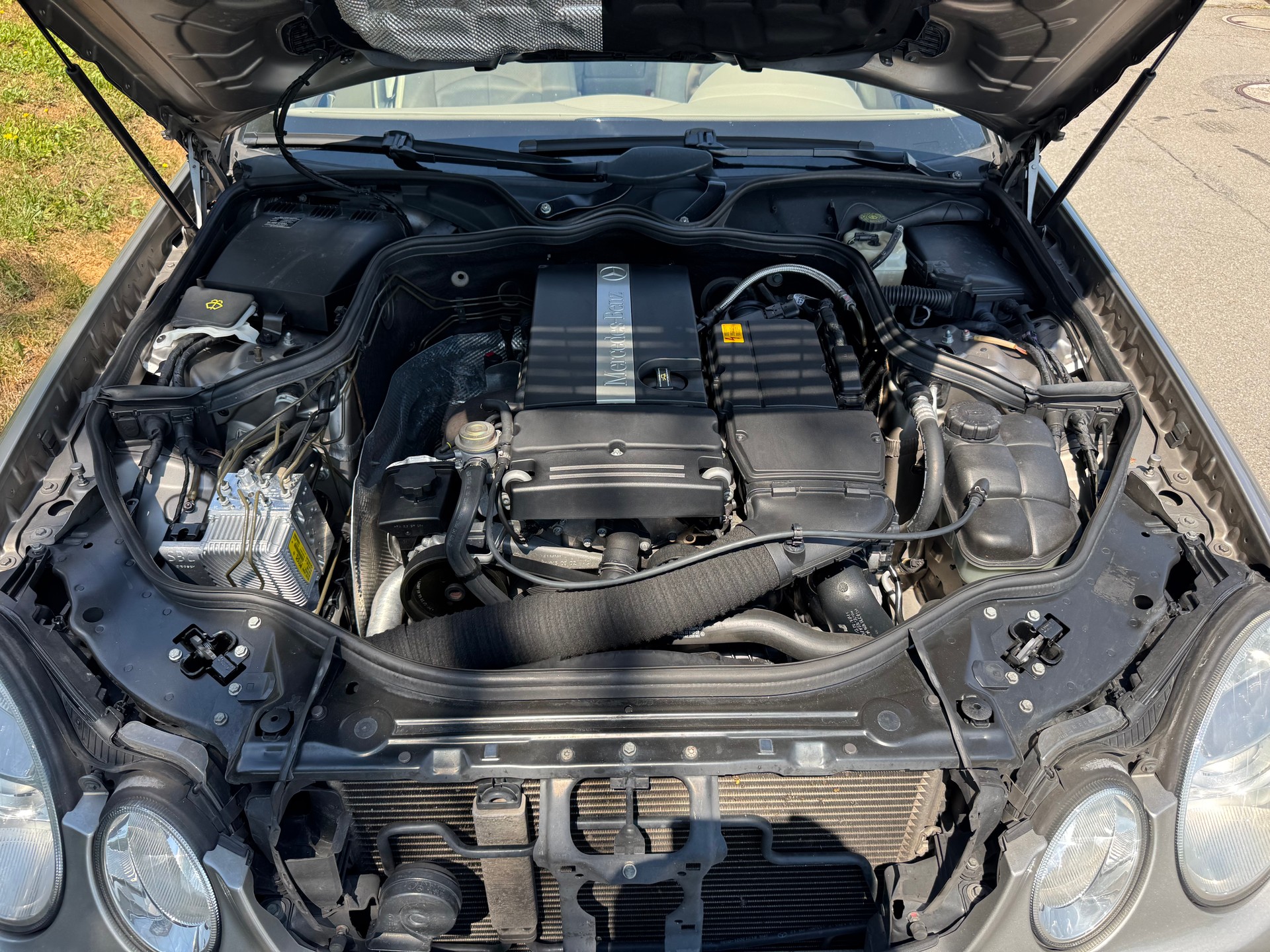 MERCEDES-BENZ E 200 Kompressor Elégance-image-12